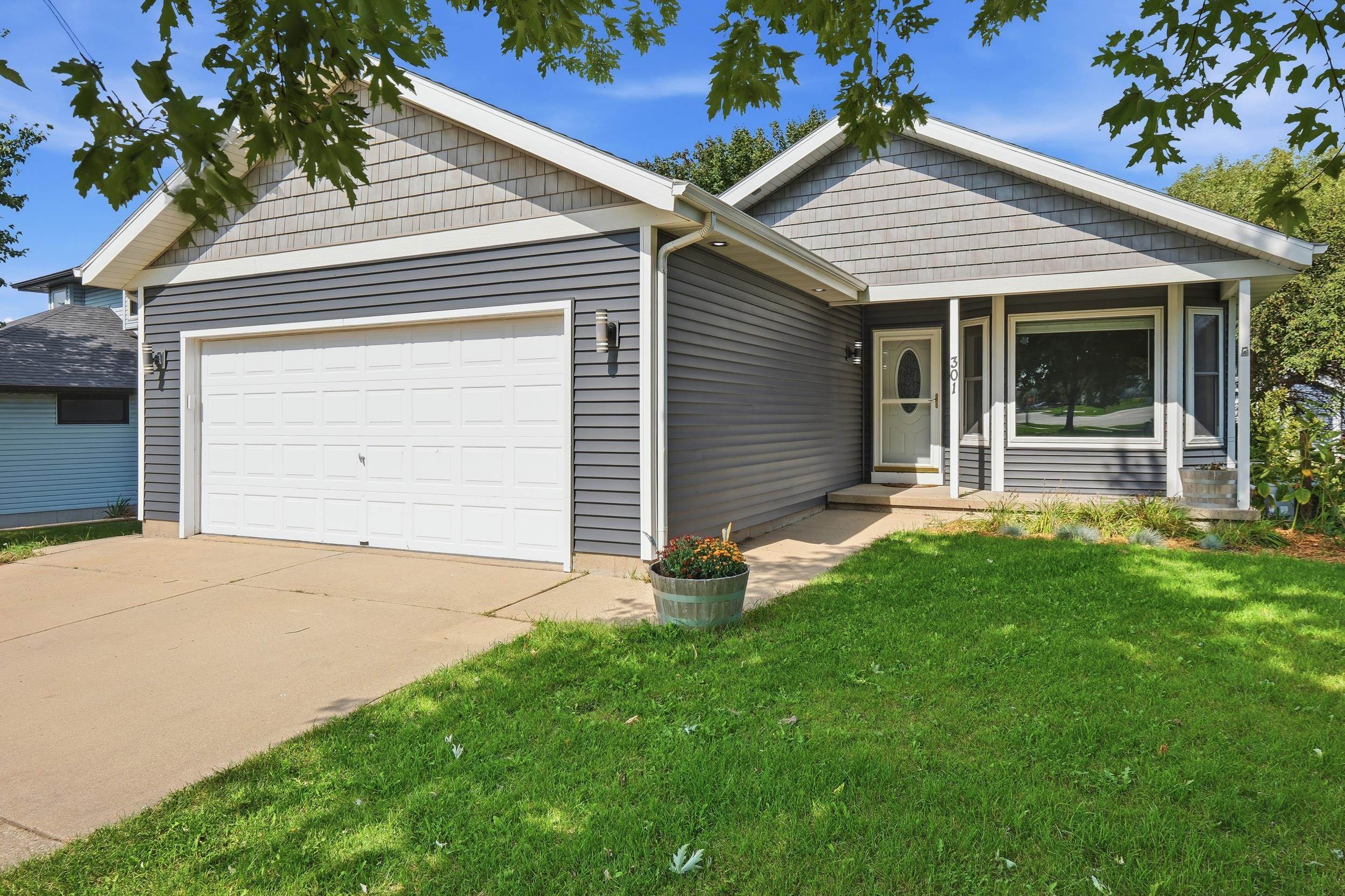 301 Prairie Grass Trail — photo