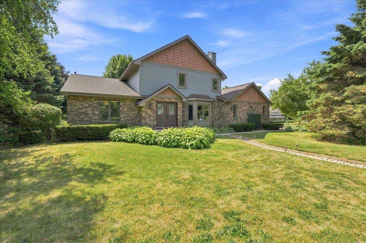 911 Thomas Drive — photo