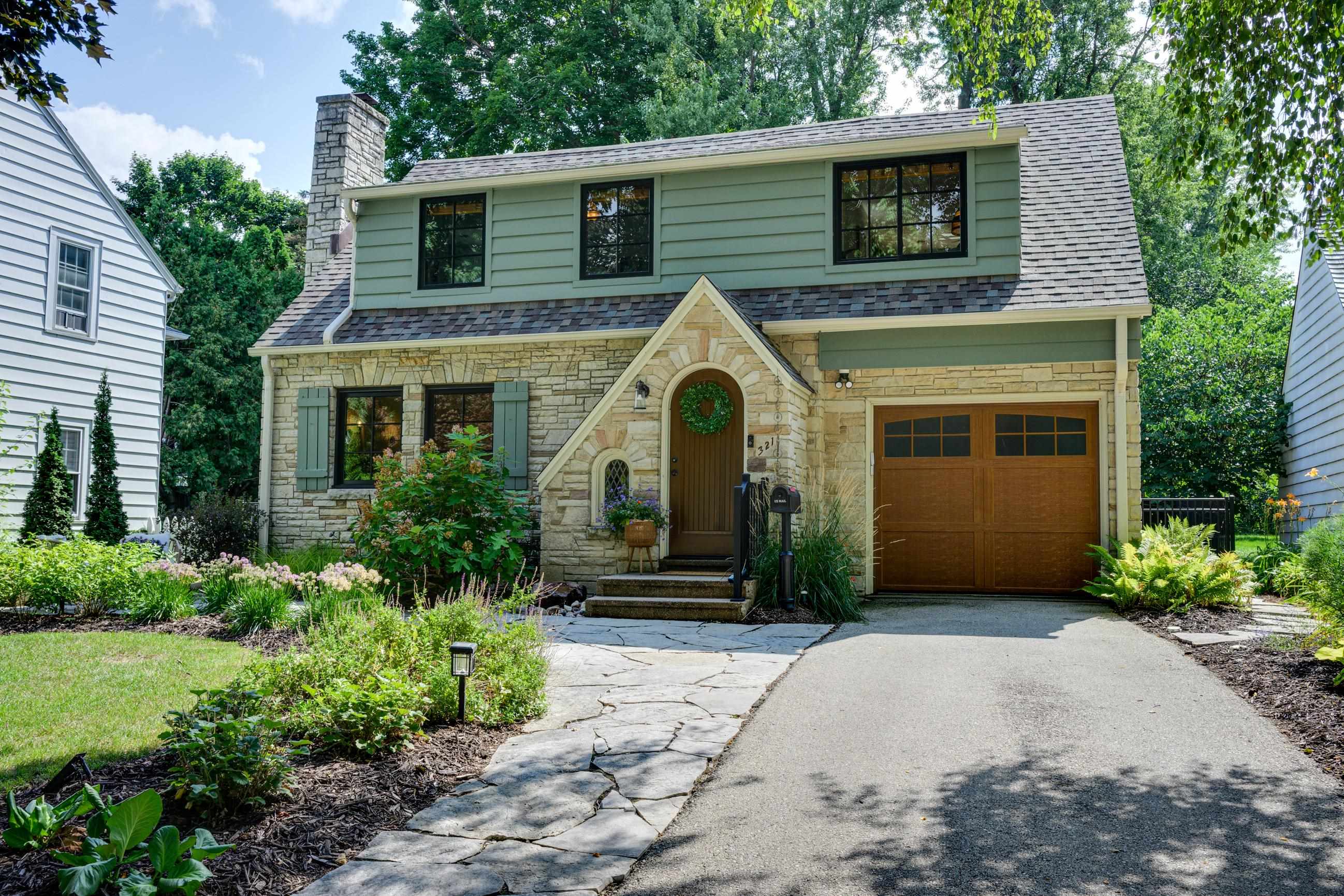 321 Kensington Drive — photo