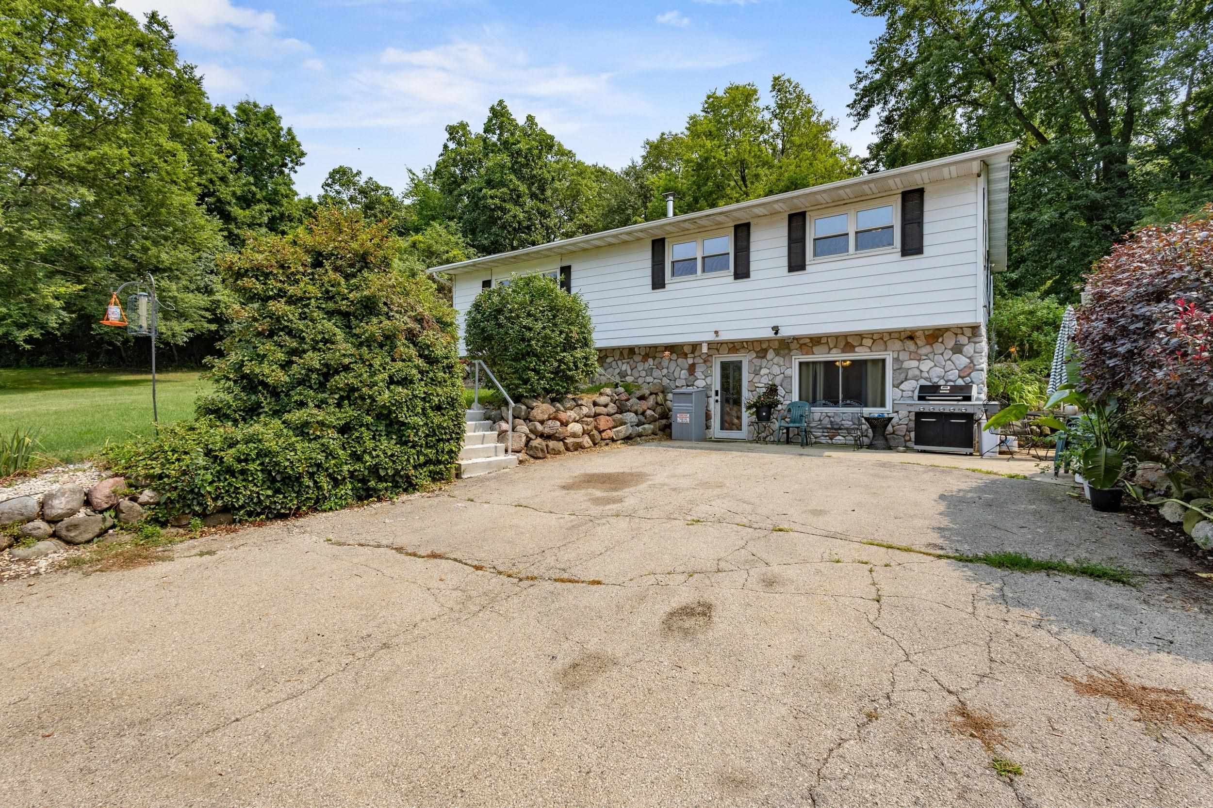 7419 Riles Road, Springfield, WI 53562 — photo 2