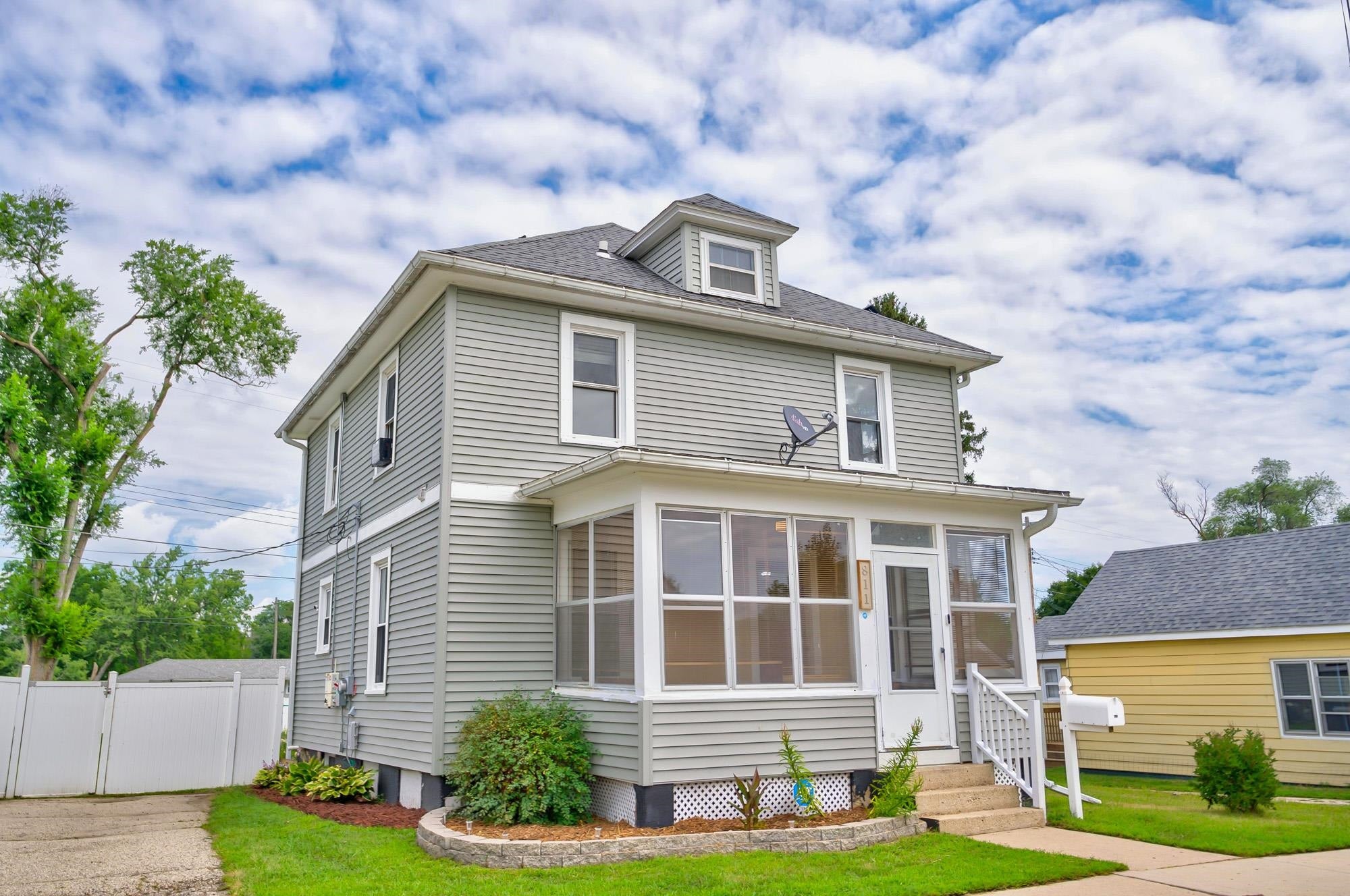 811 W Franklin Street — photo