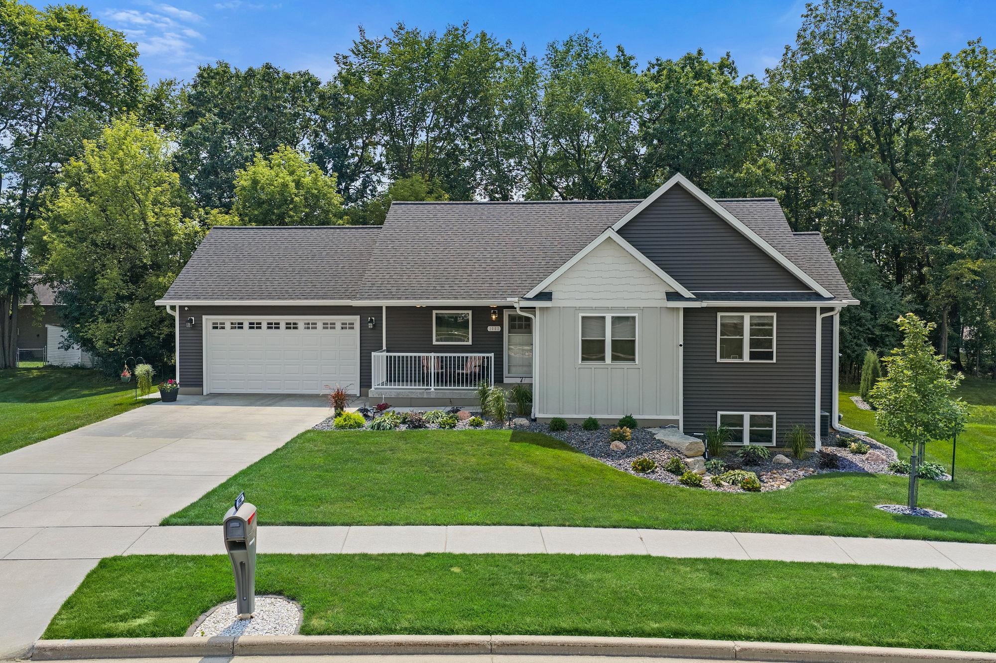 1002 Hay Creek Trail — photo