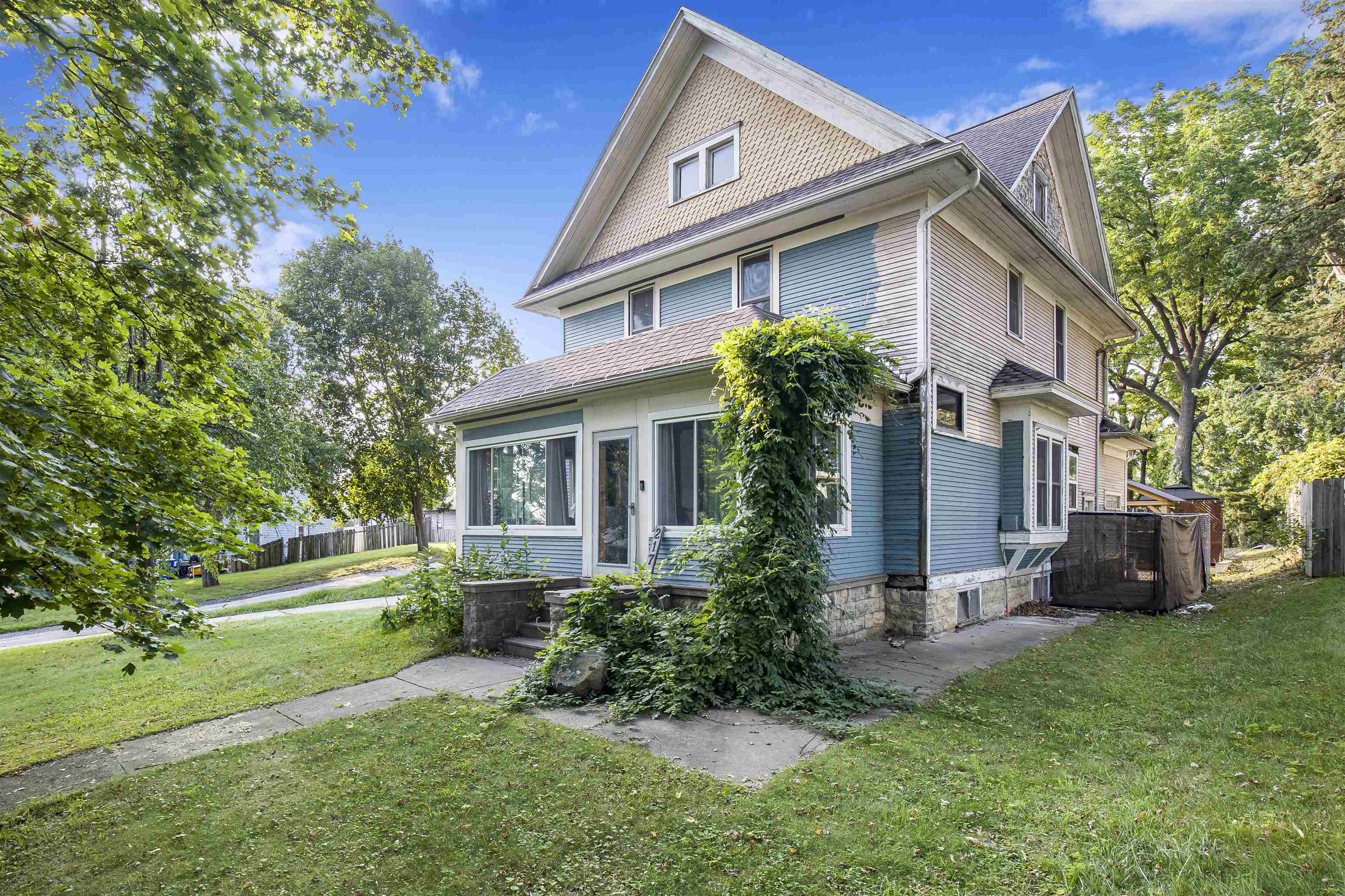 217 E Florence Street — photo