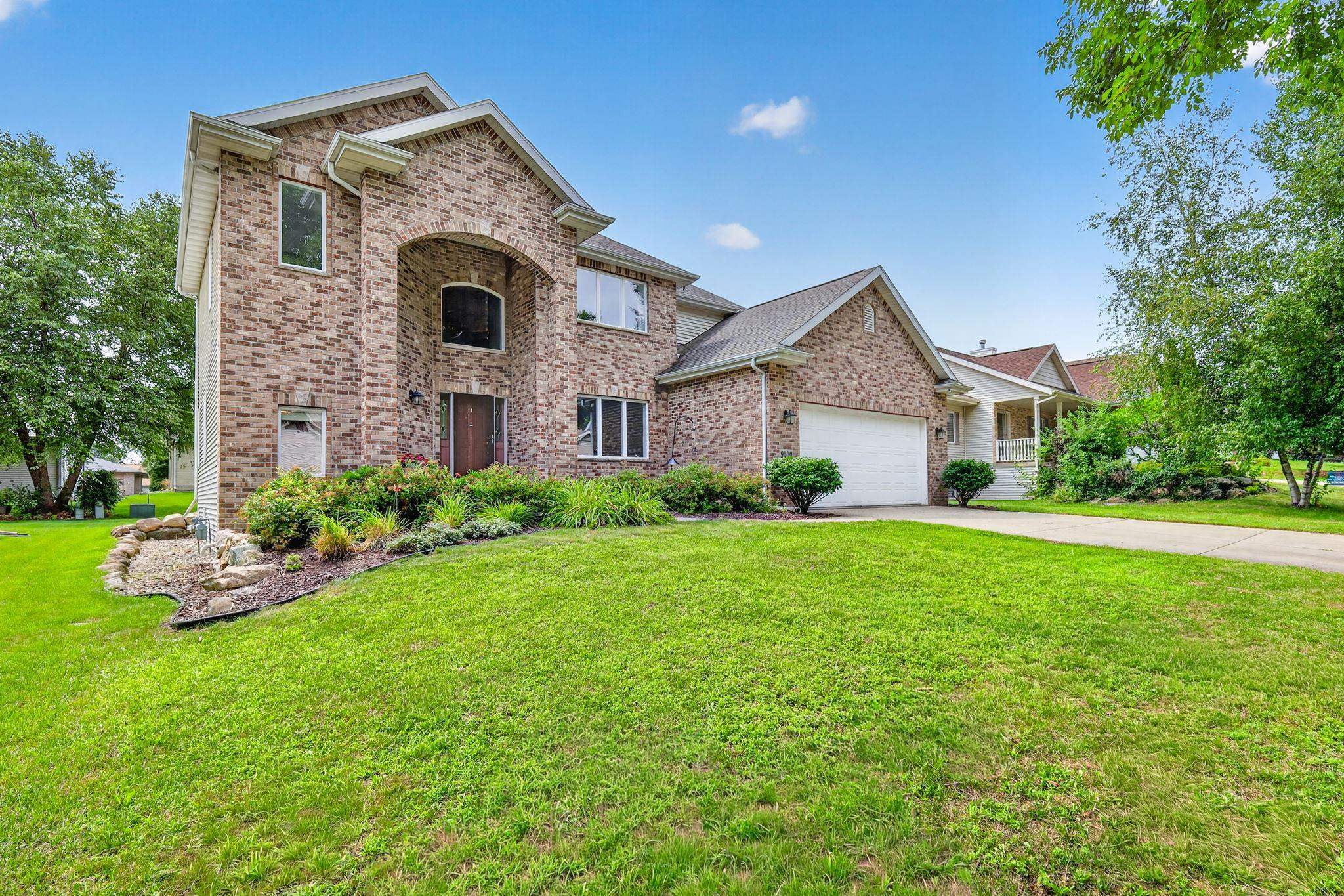 9409 Eagle Nest Lane — photo