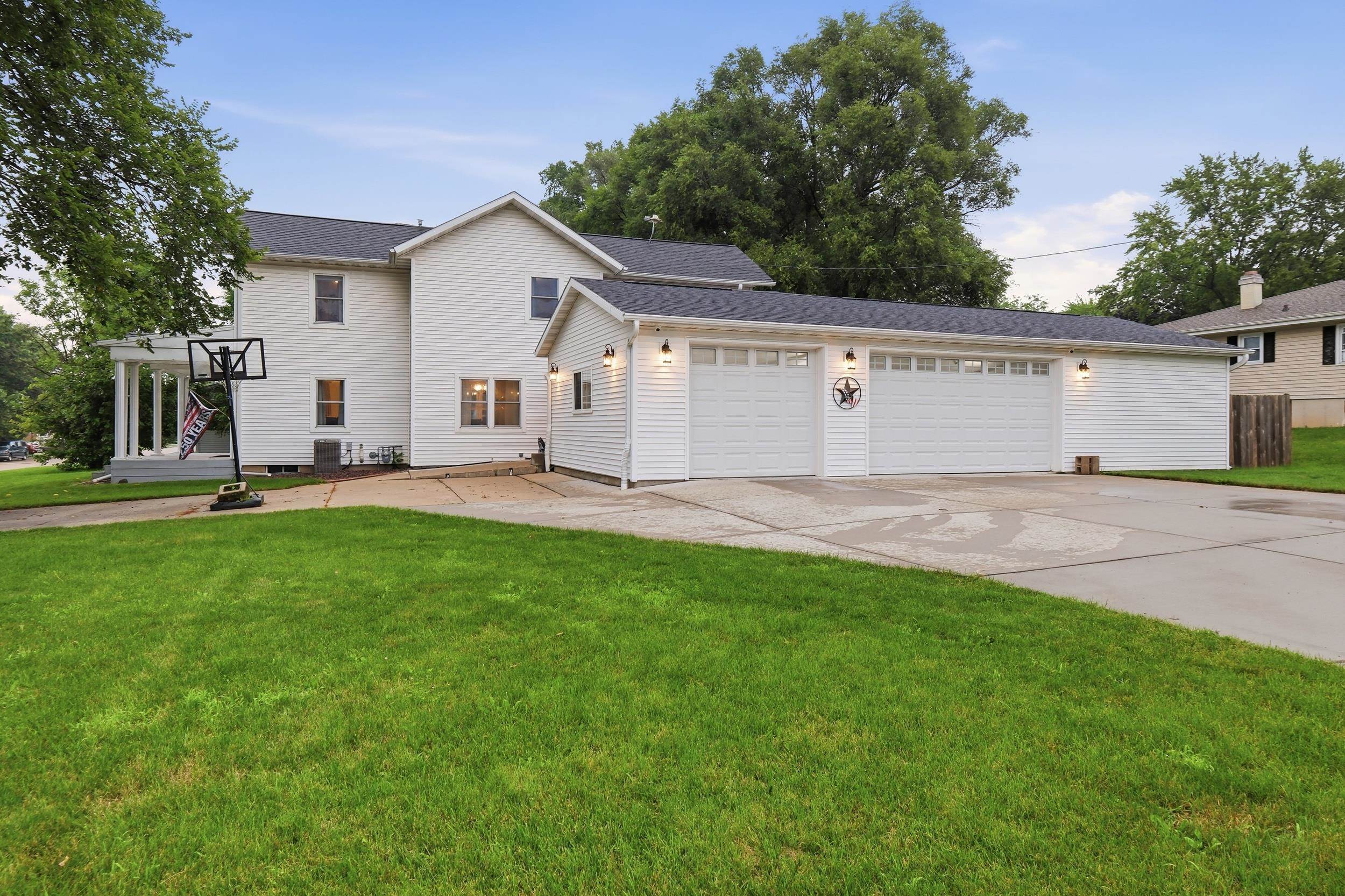 163 Valley Drive — photo