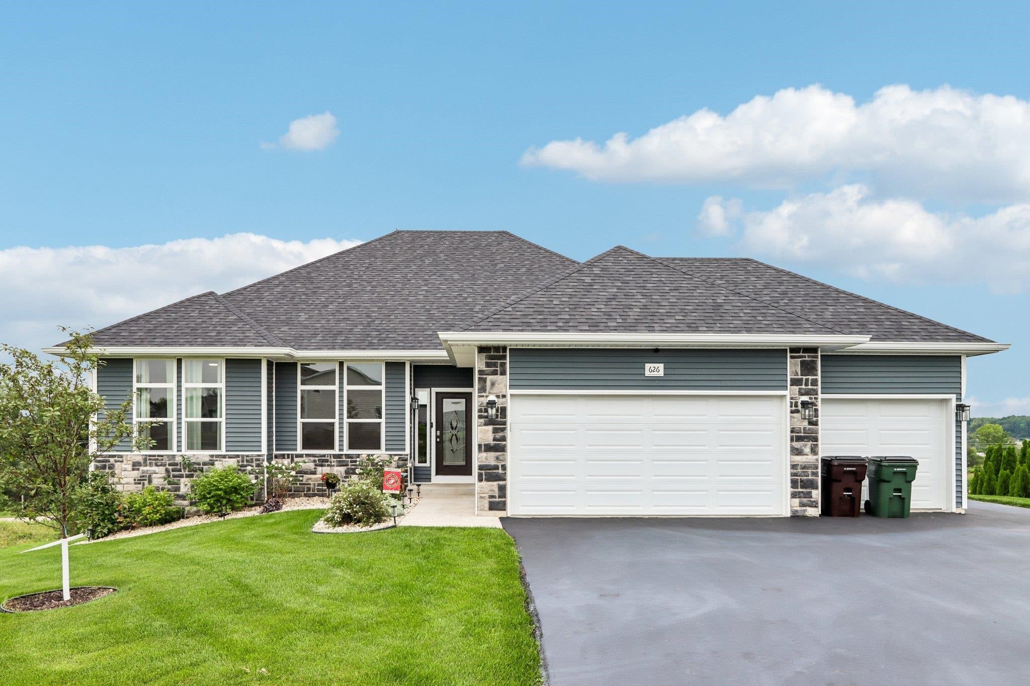 626 E Newville Trails Drive — photo