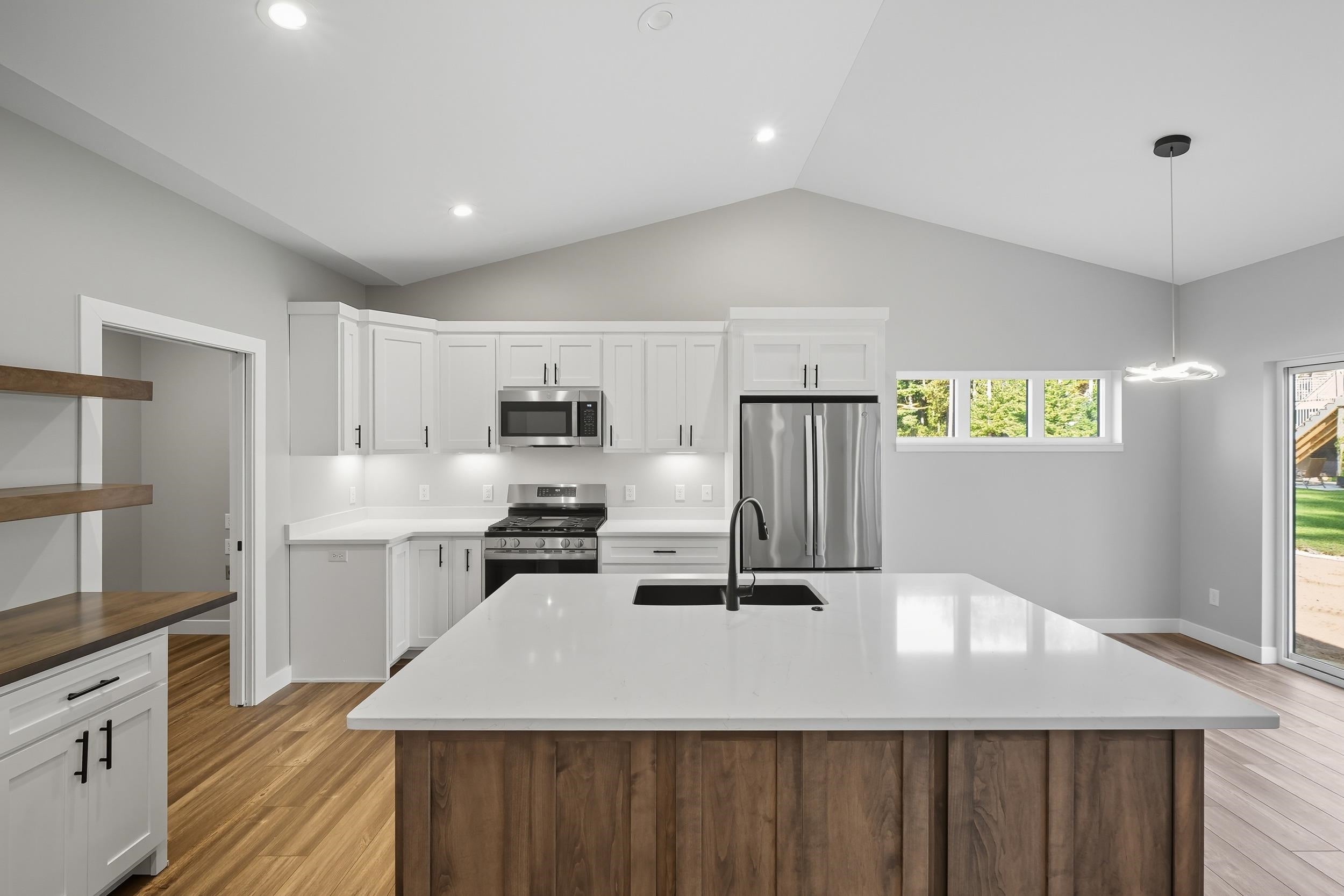 806 Saddle Ridge — photo