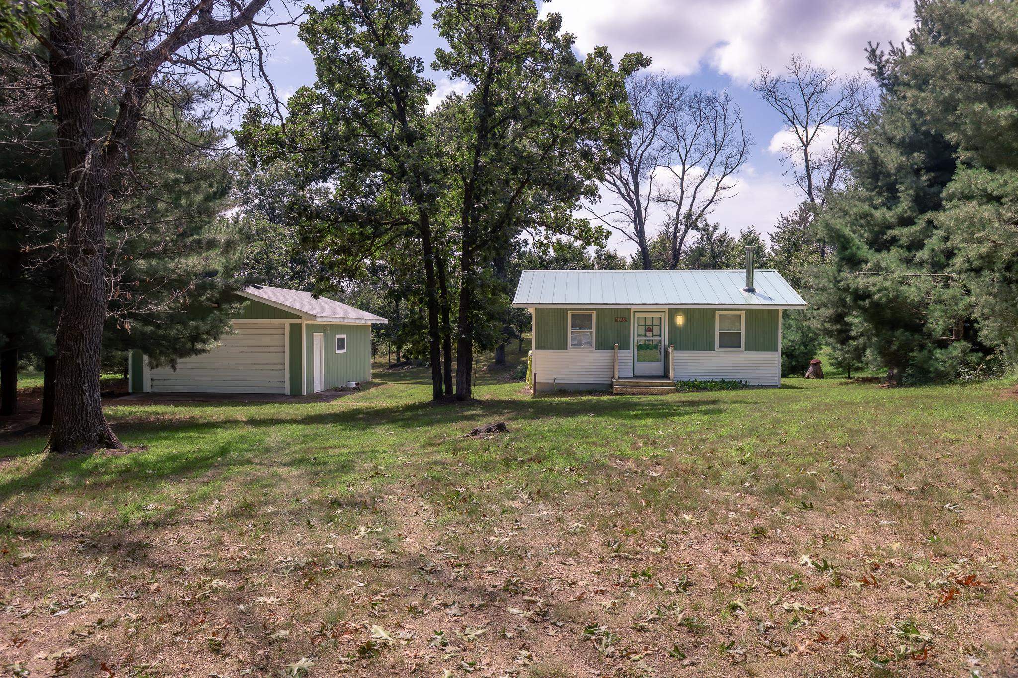 1819 Castlewood Road — photo
