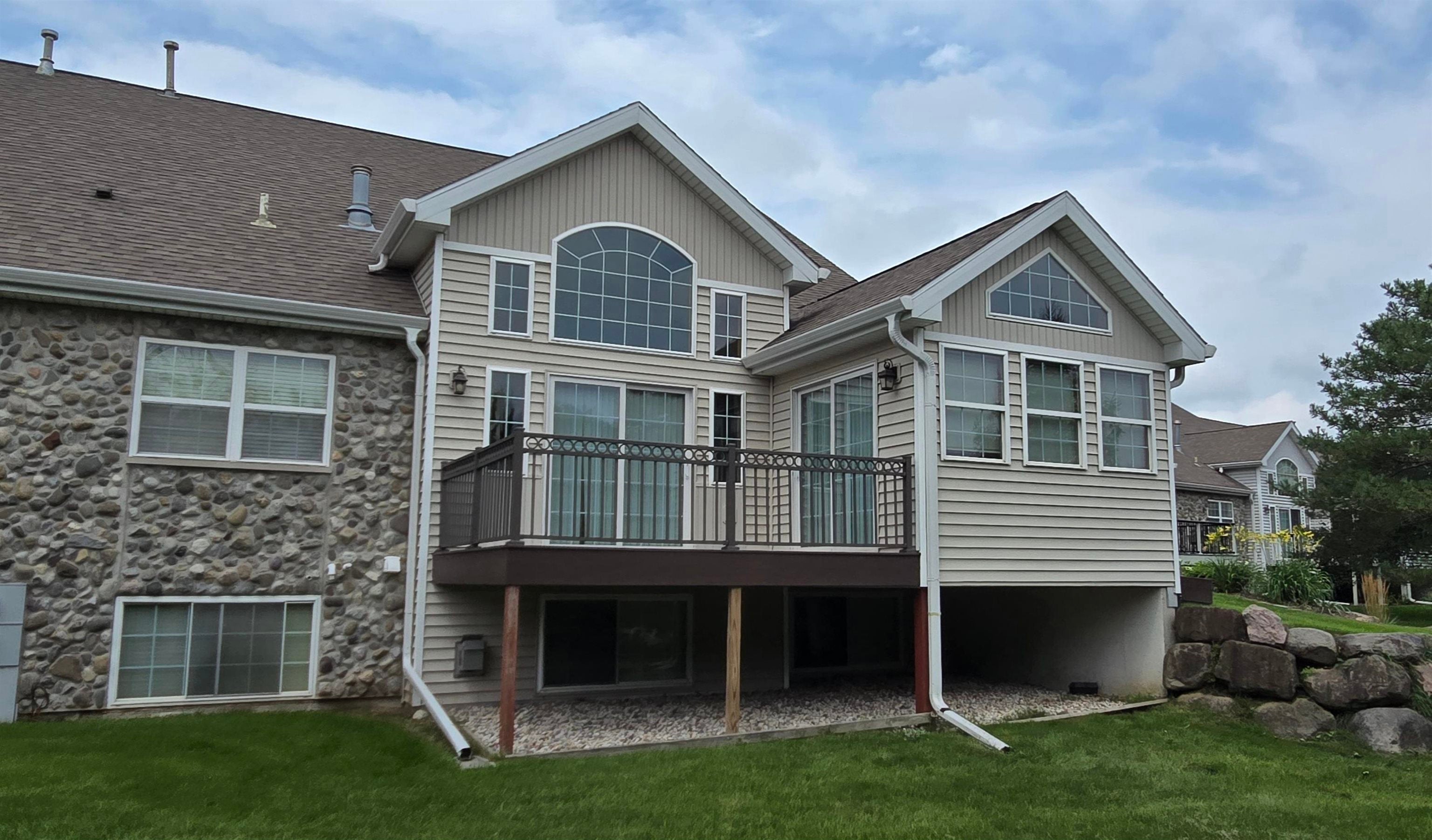 5734 Enchanted View Lane 13 — photo