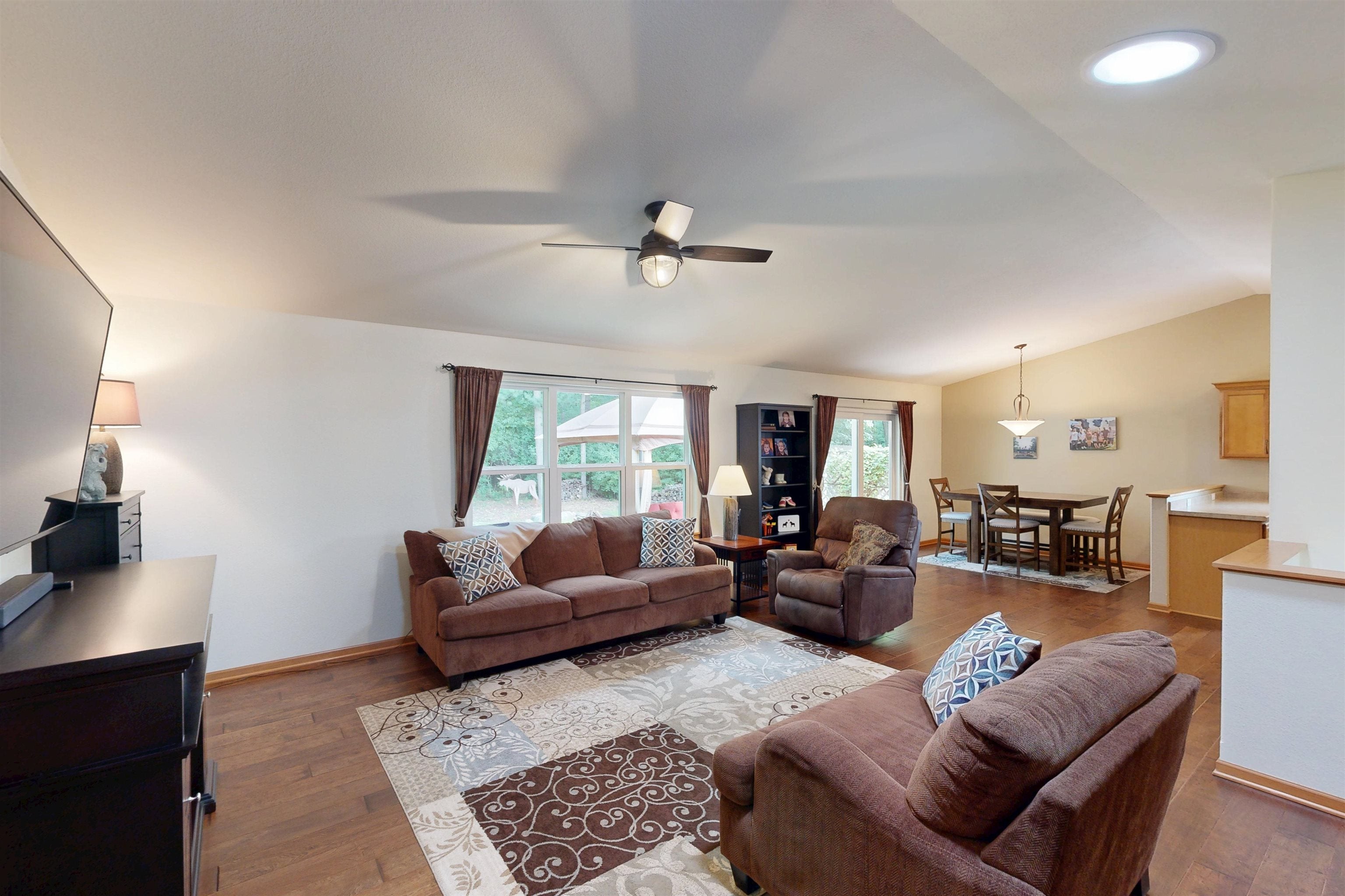 204 Woodland Preserve — photo