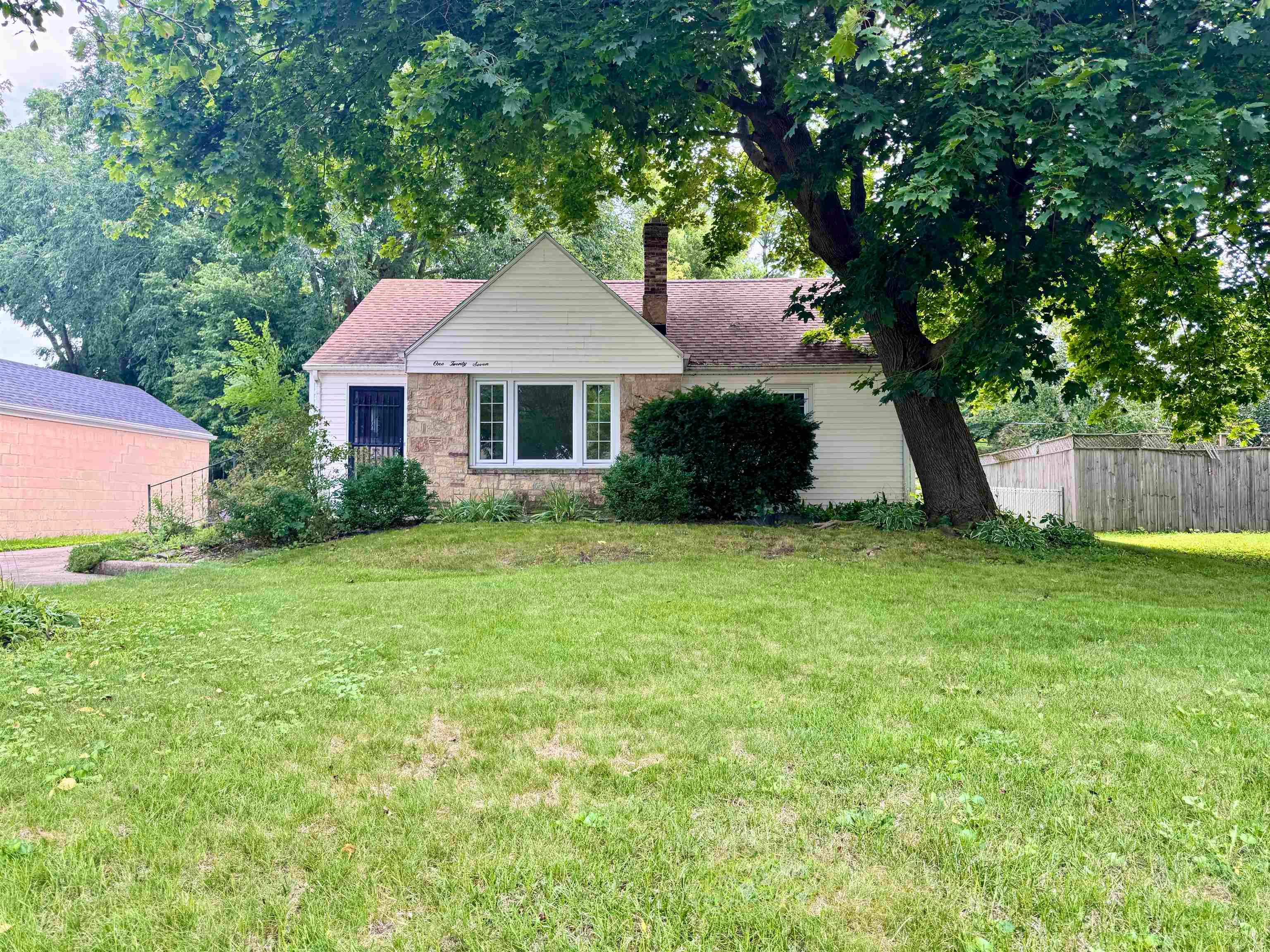 127 S Harmony Drive — photo