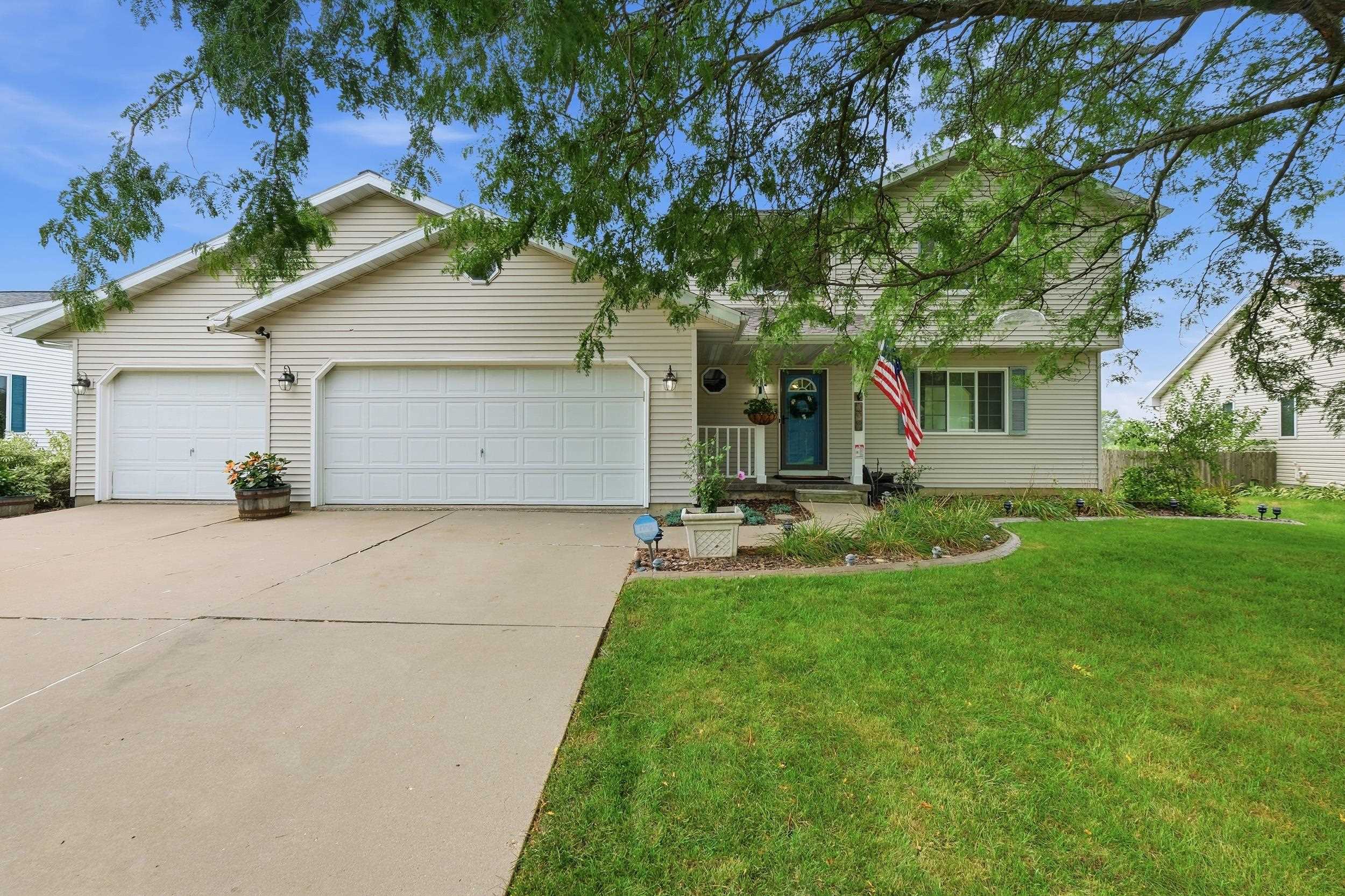 137 Lynne Trail — photo