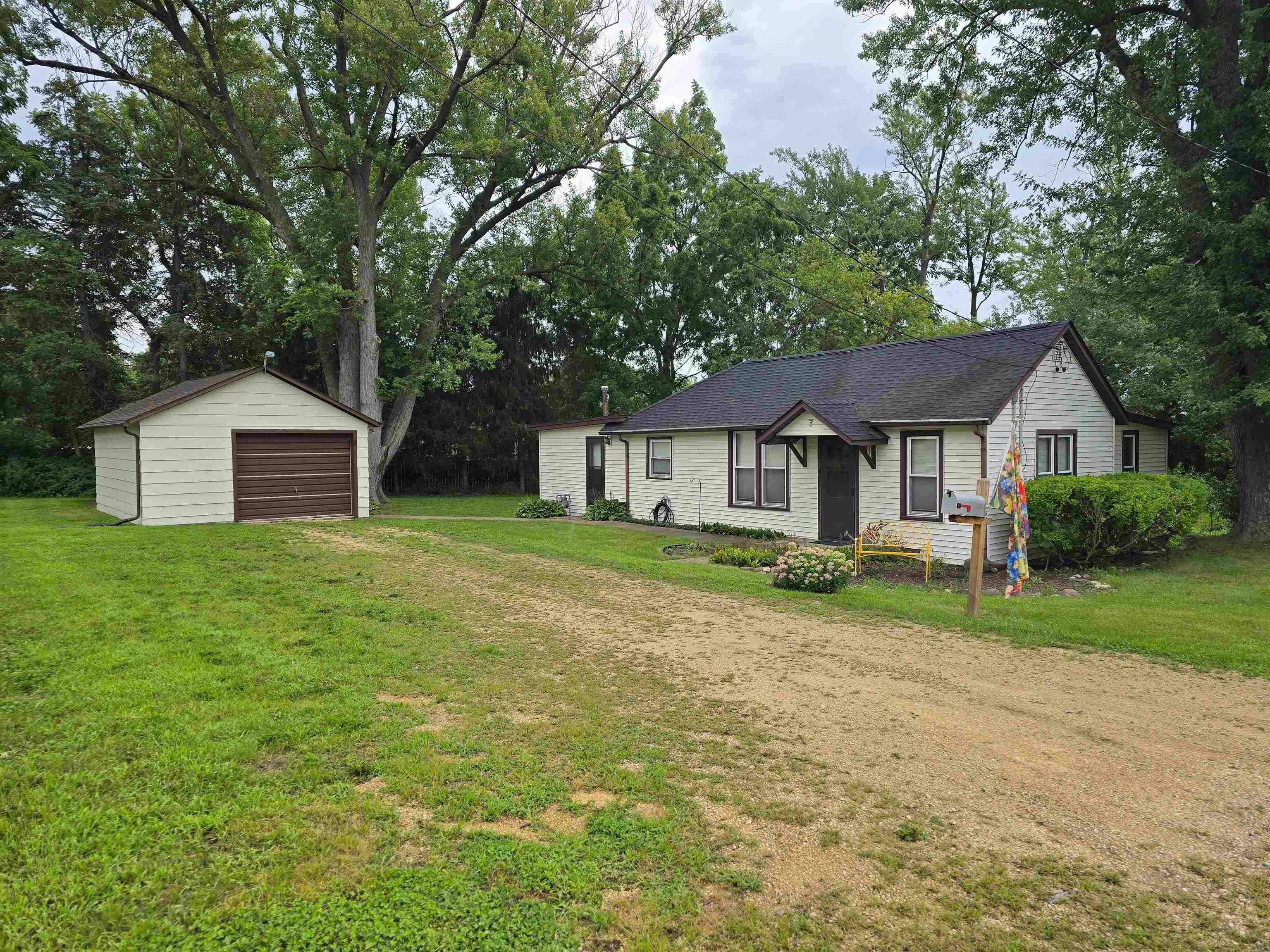 7 S Bruce Street — photo