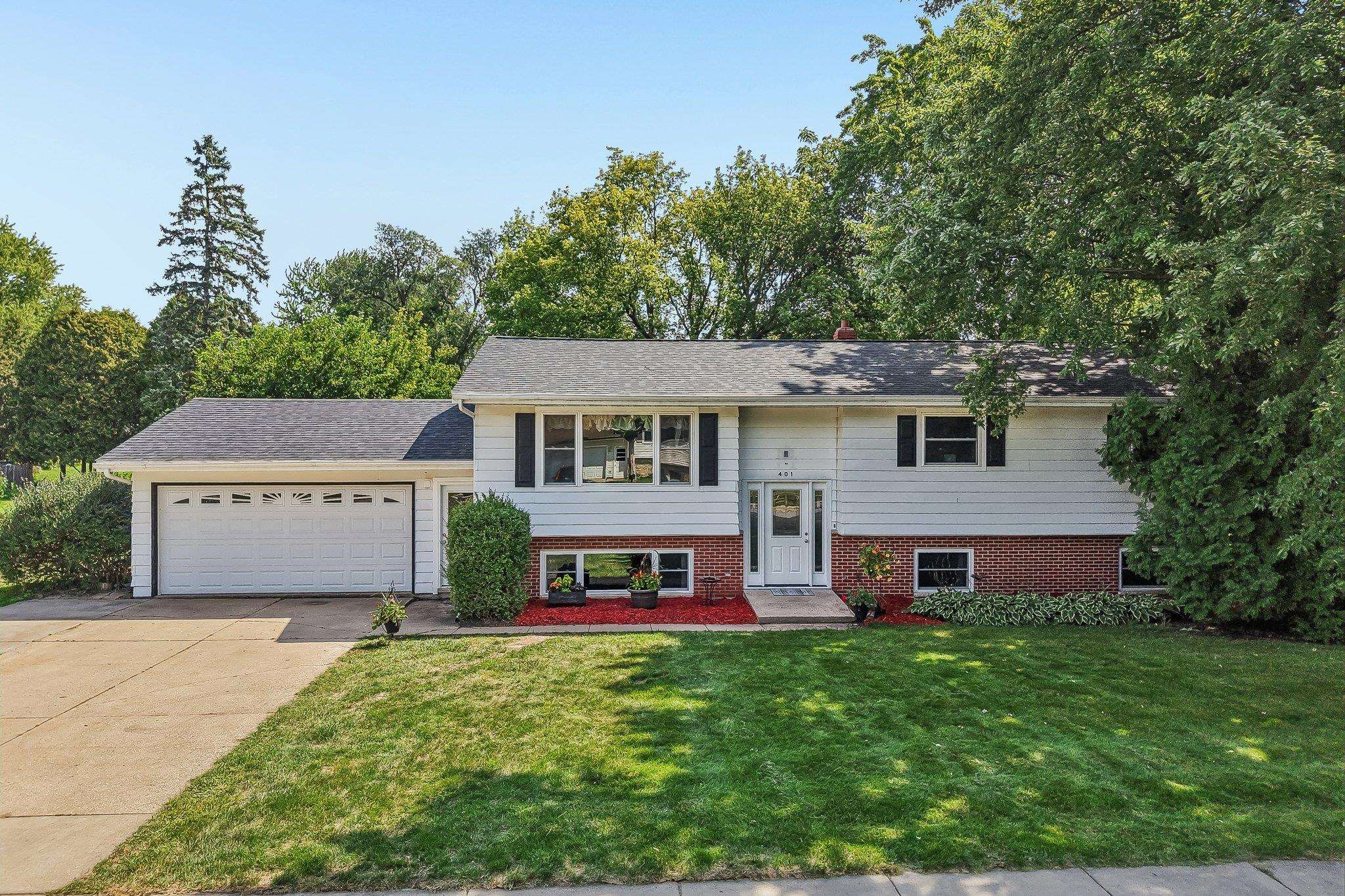 401 Woodview Drive — photo