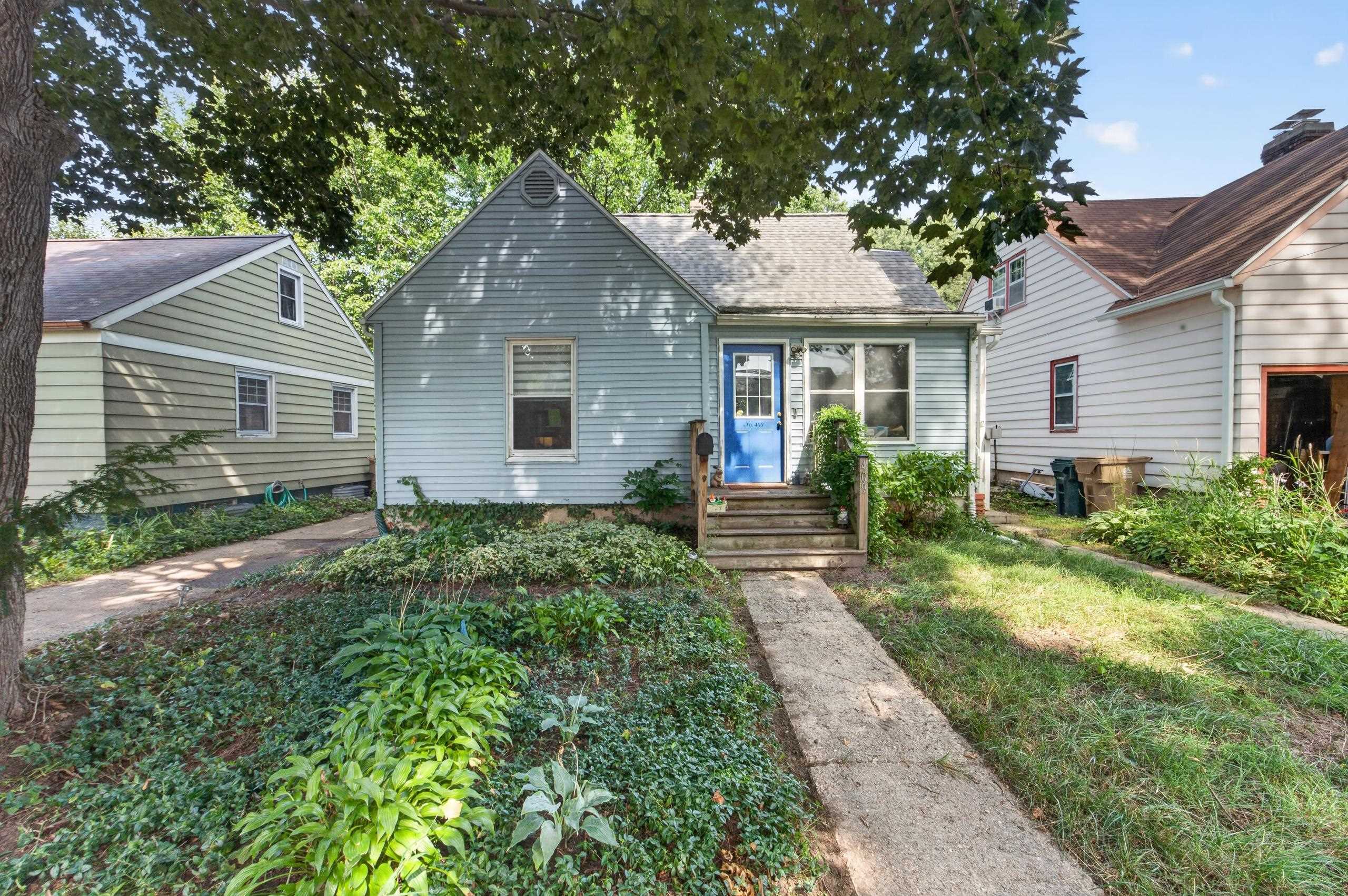 409 Stang Street — photo