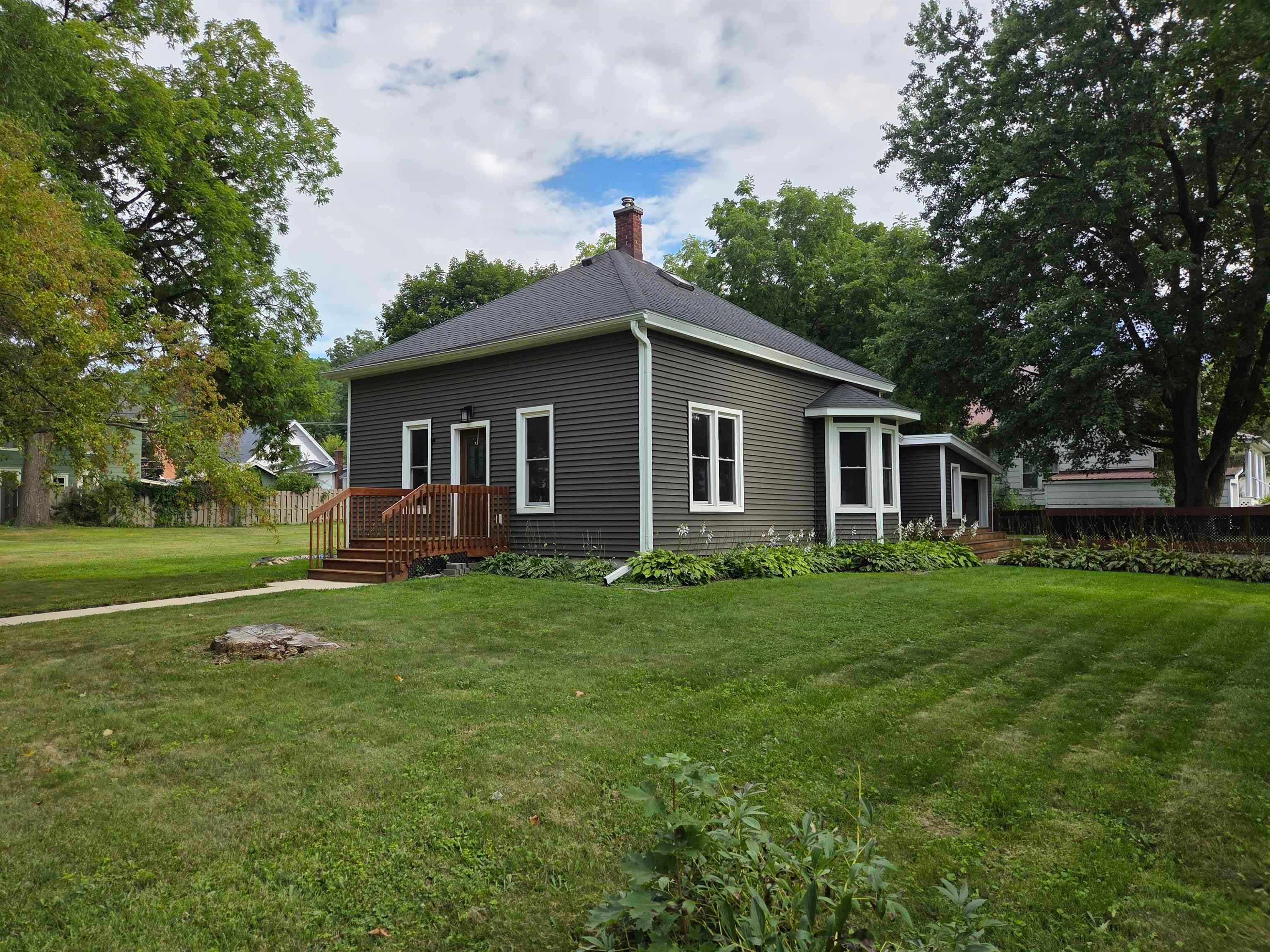 515 E Kinder Street — photo