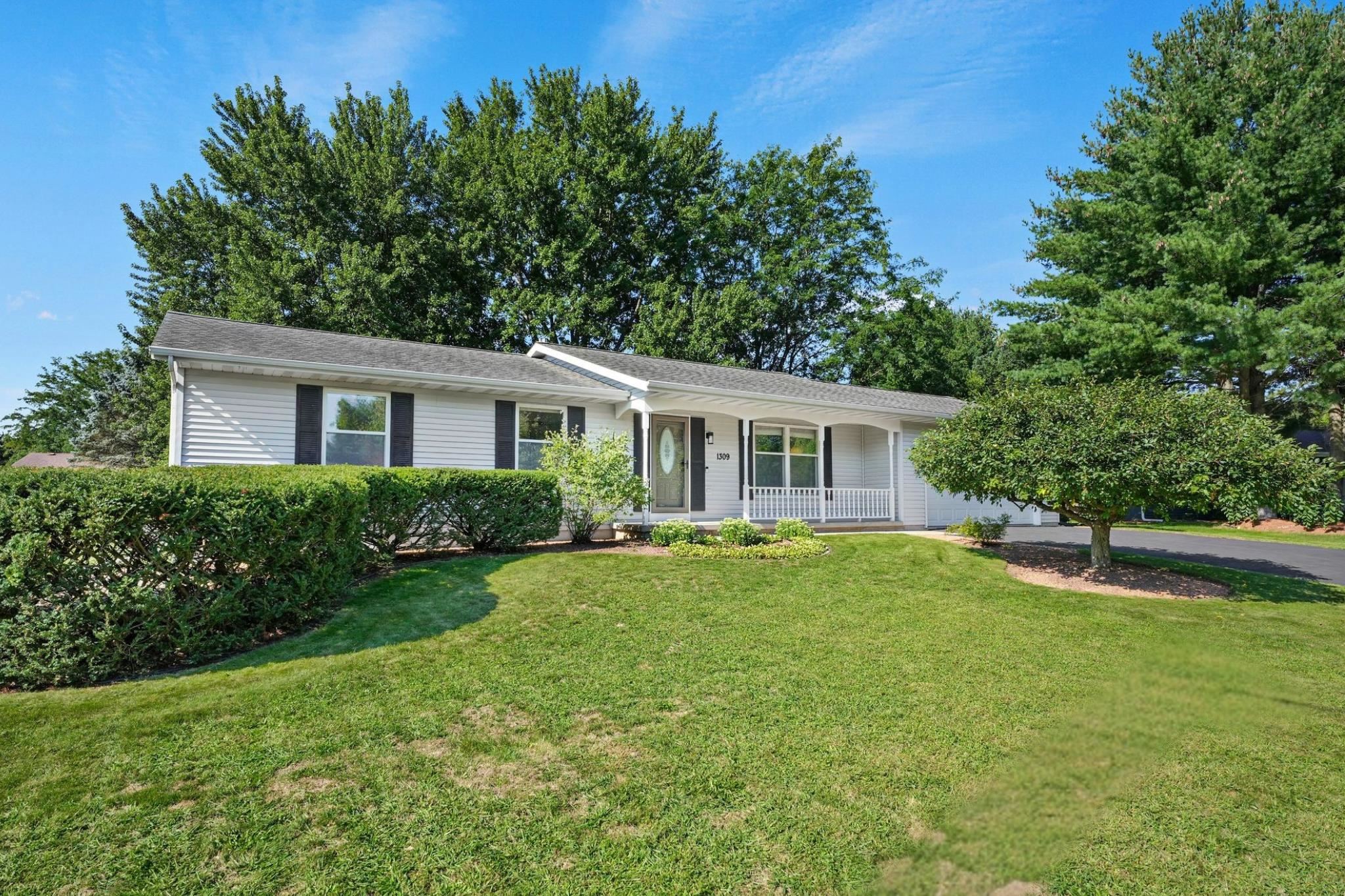 1309 Commonwealth Drive — photo
