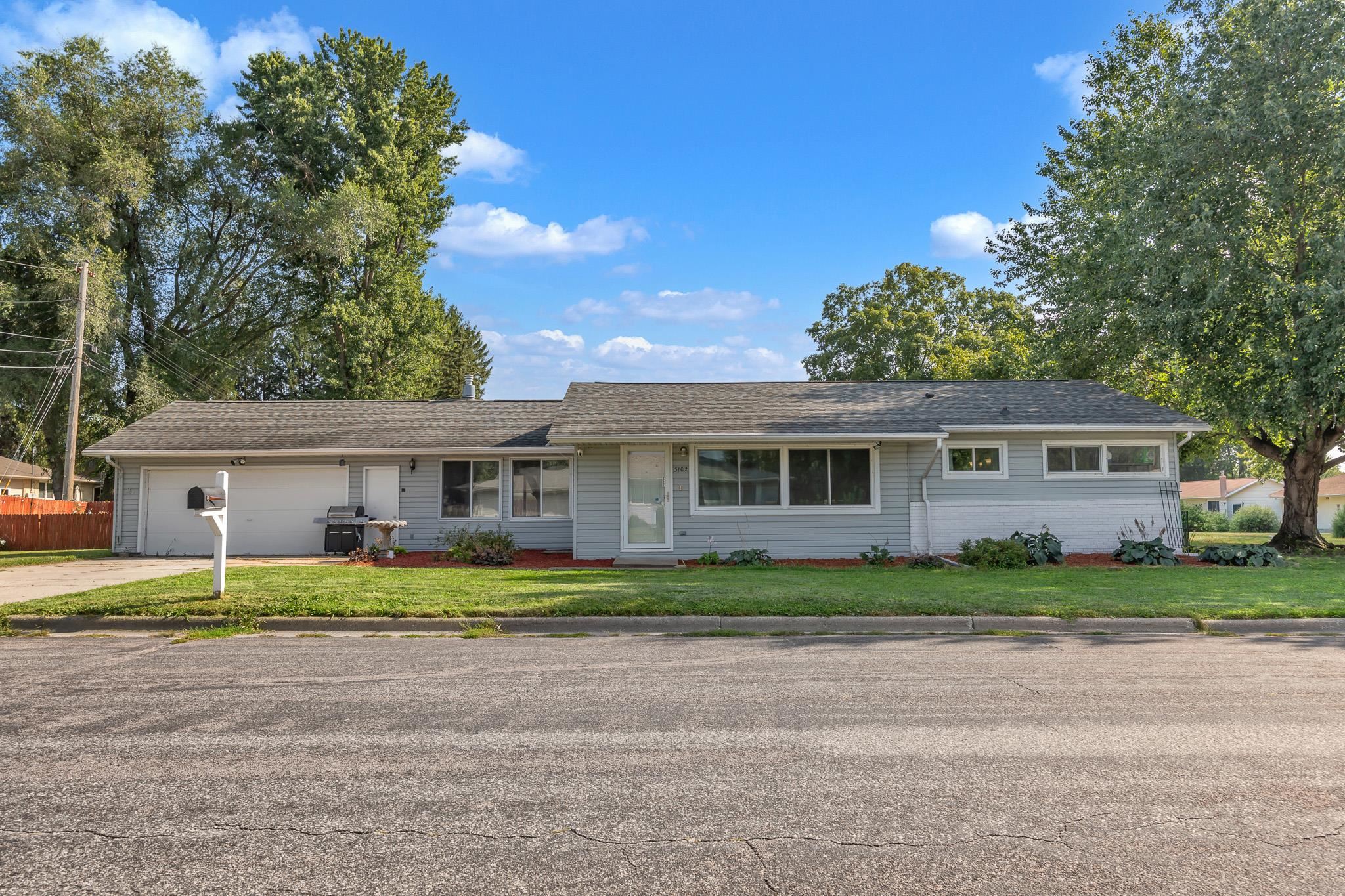 3102 E Fairchild S Street — photo