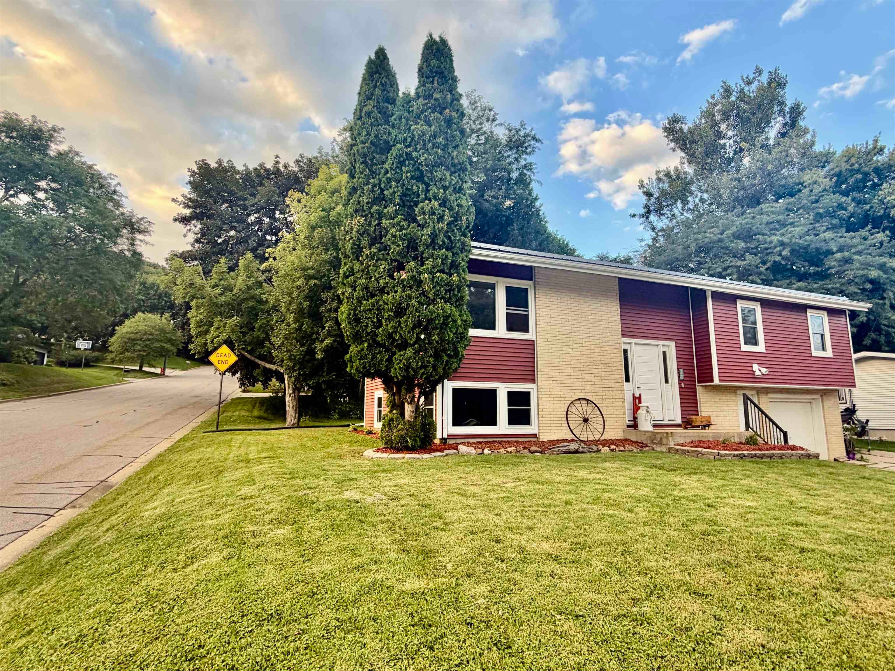 790 Parkview Drive — photo