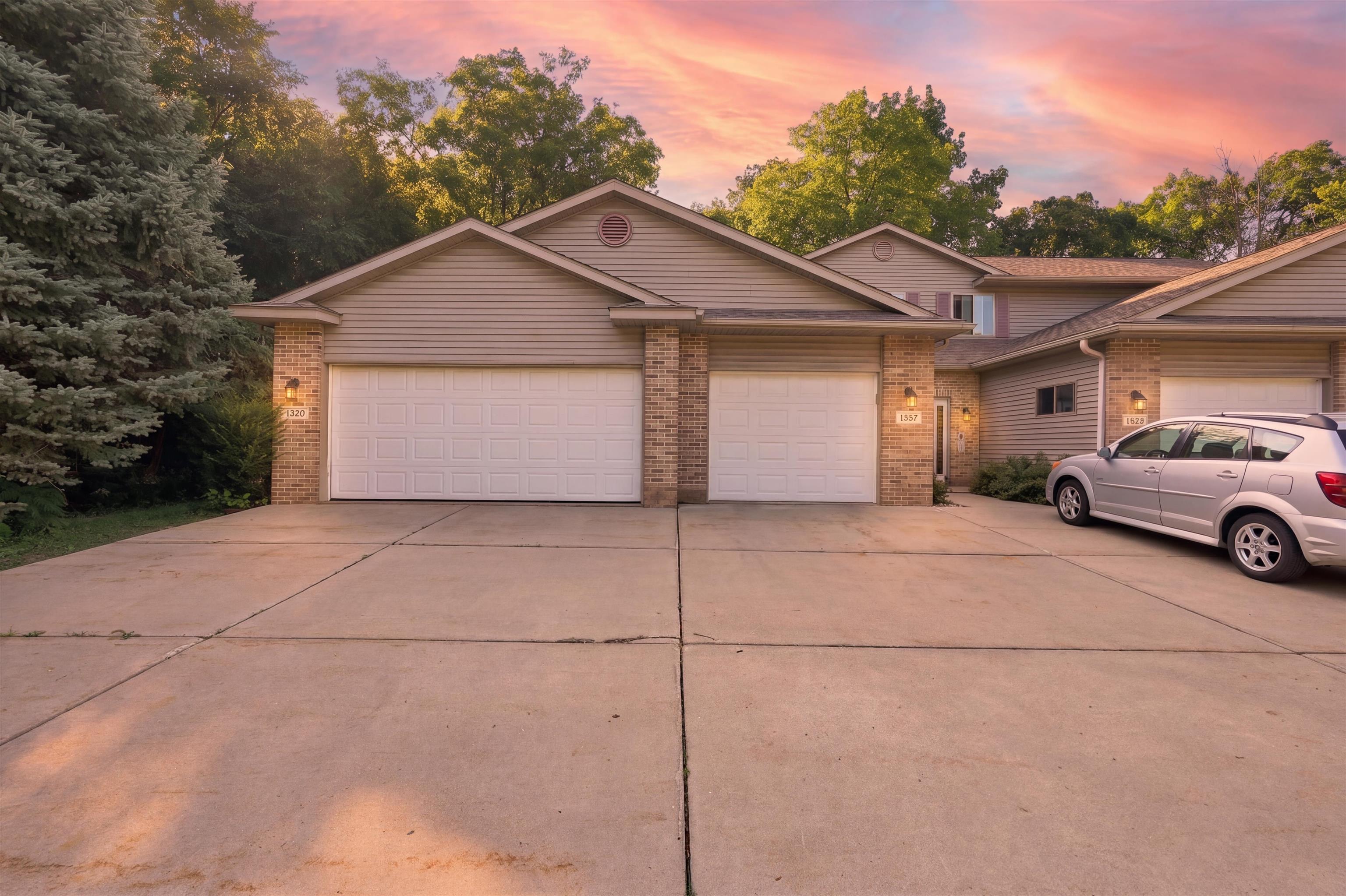 1339 Carpenter Street — photo