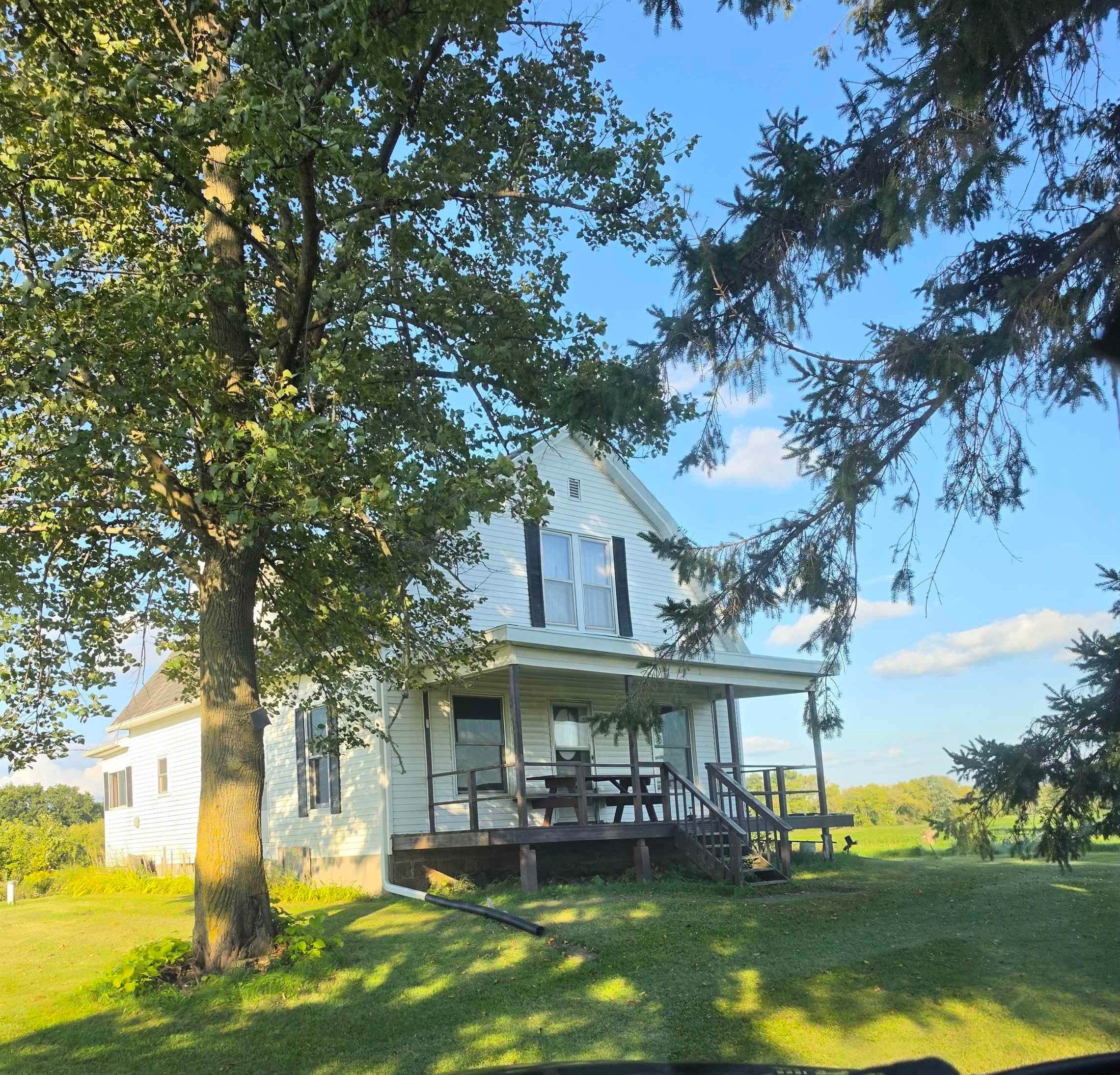 W4316 Highway 12 And 16 — photo