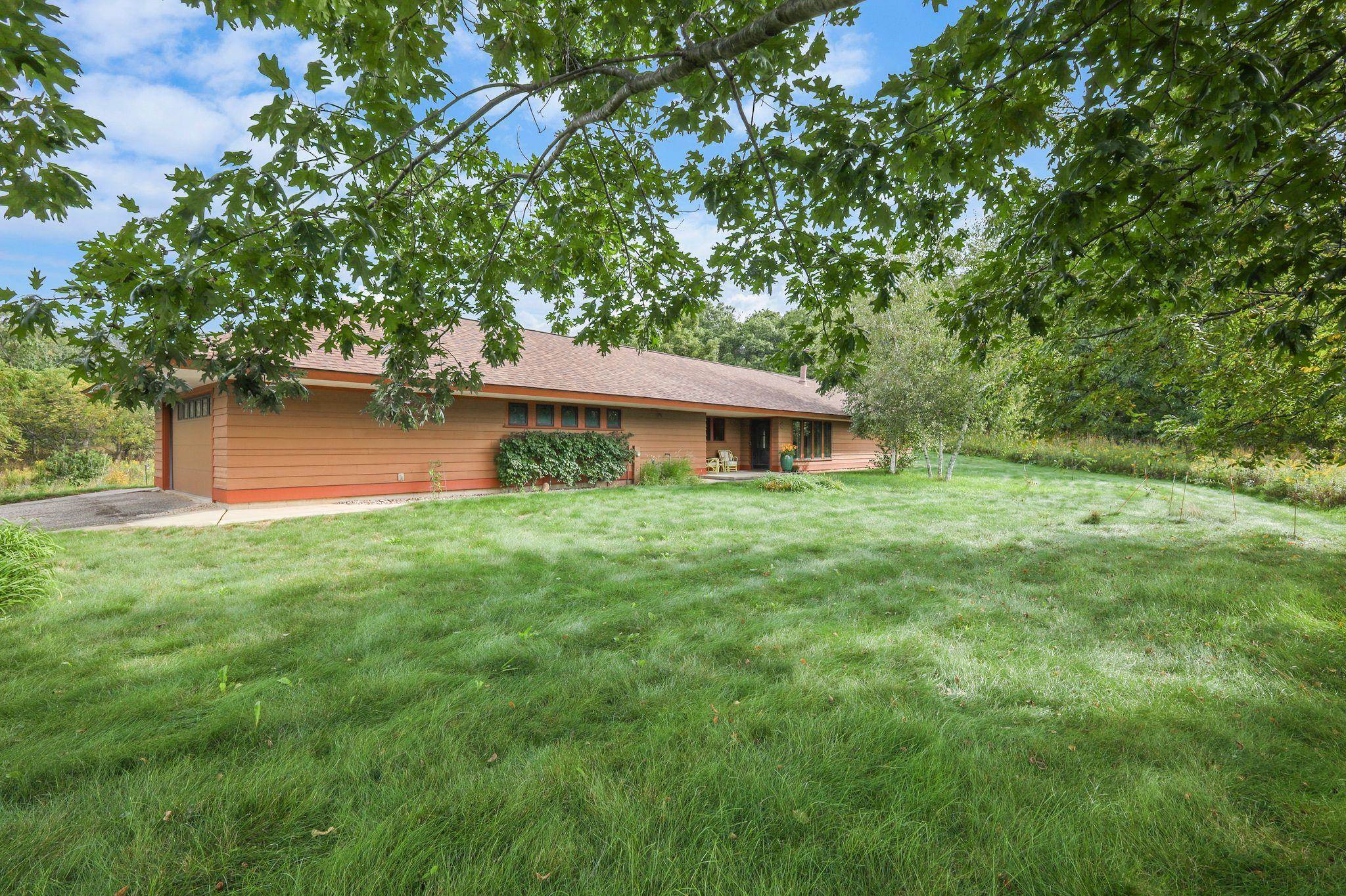 W2805 Pine Ridge Court, Exeter, WI 53508 — photo 2