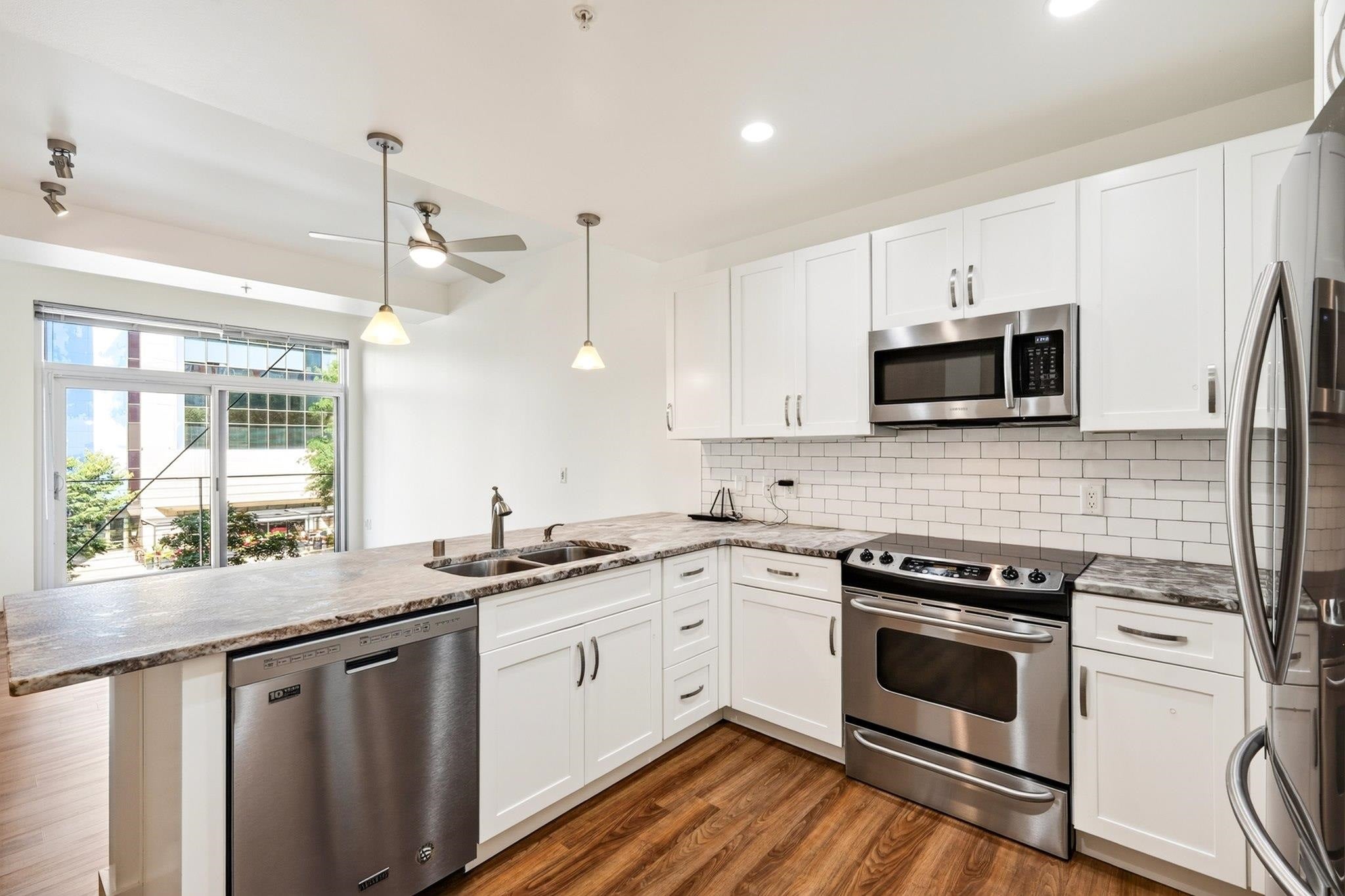 309 W Washington Avenue 203 — photo