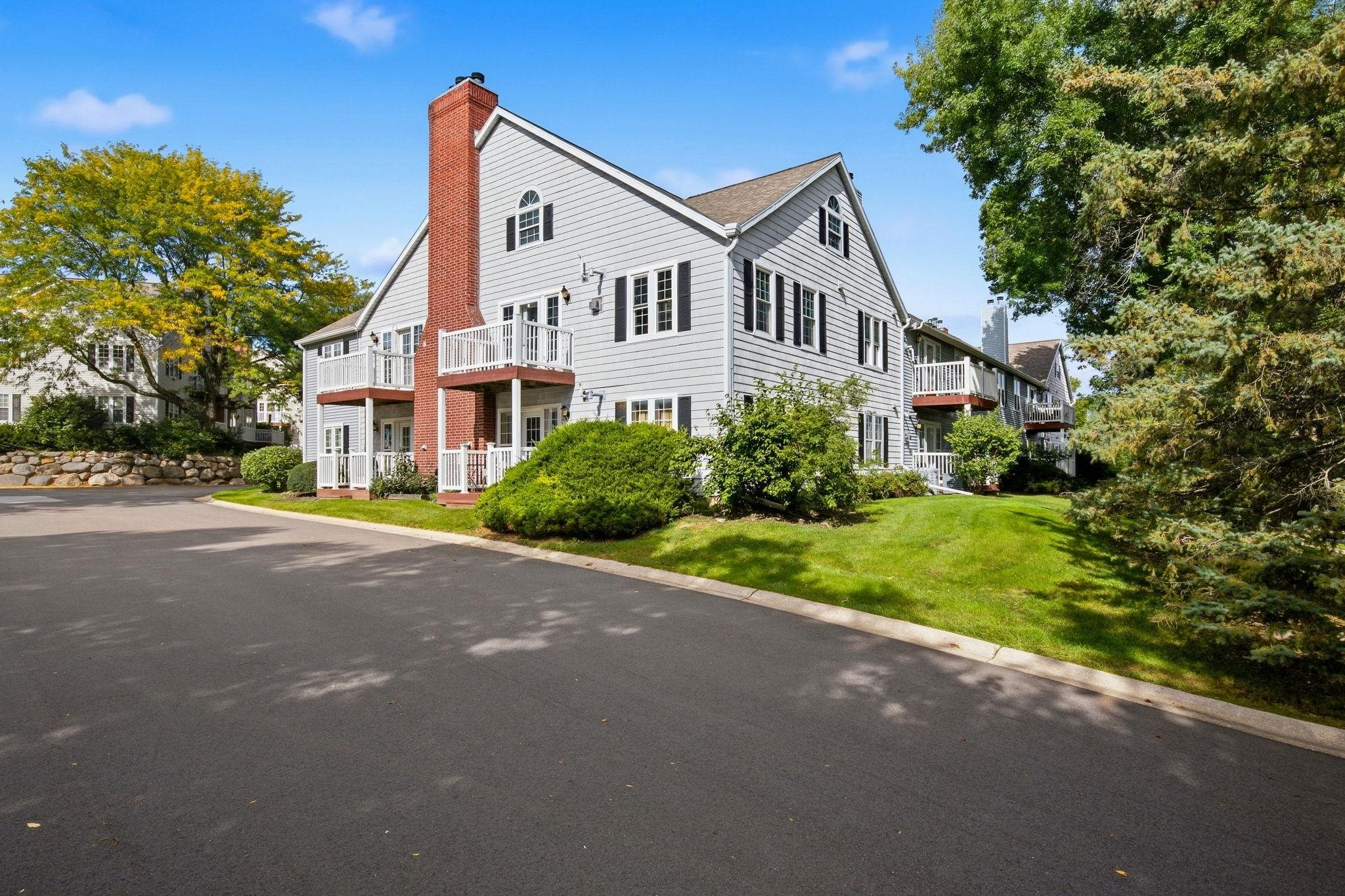917 Harbor House Drive — photo