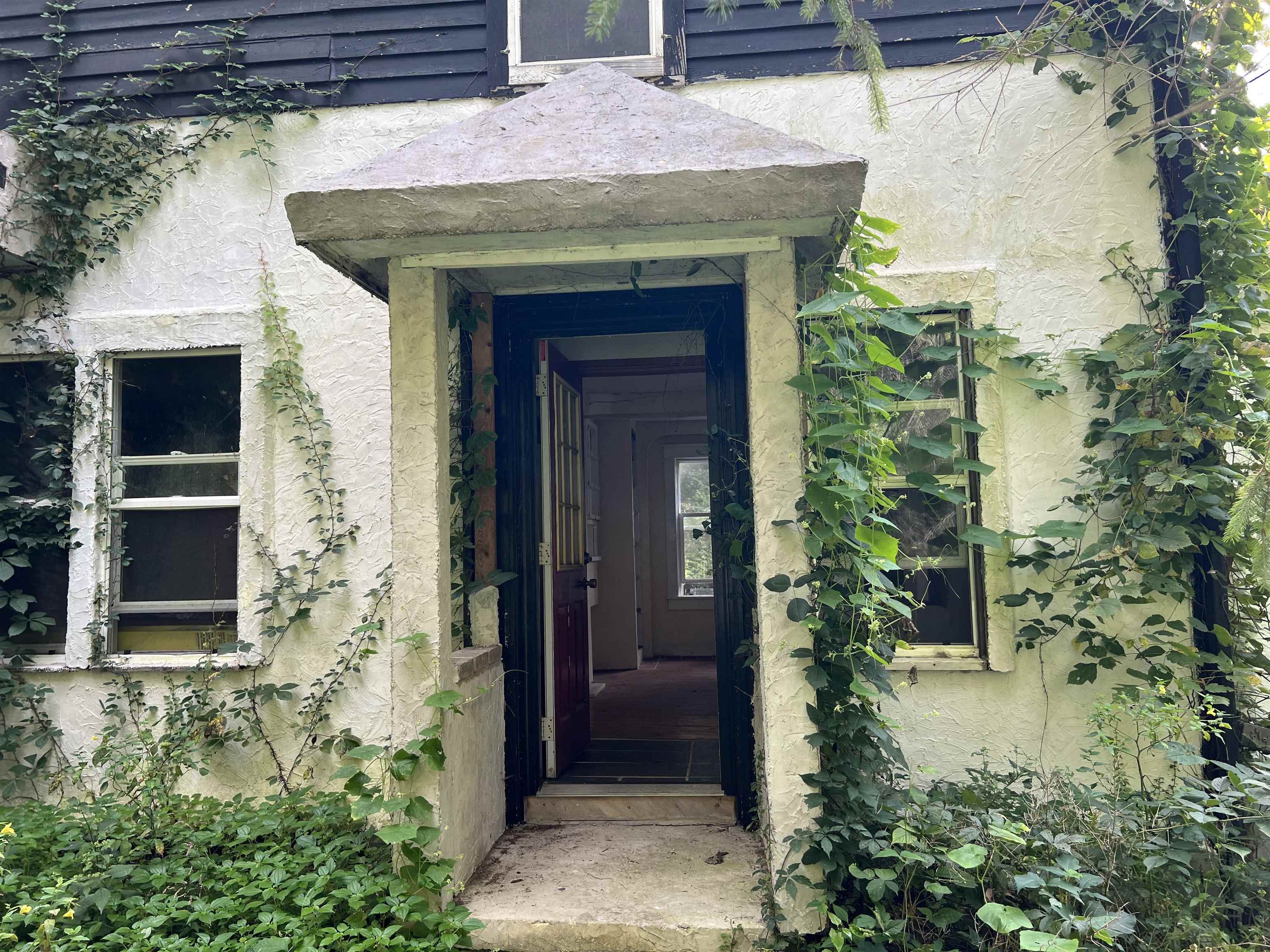 4033 High Point Road — photo