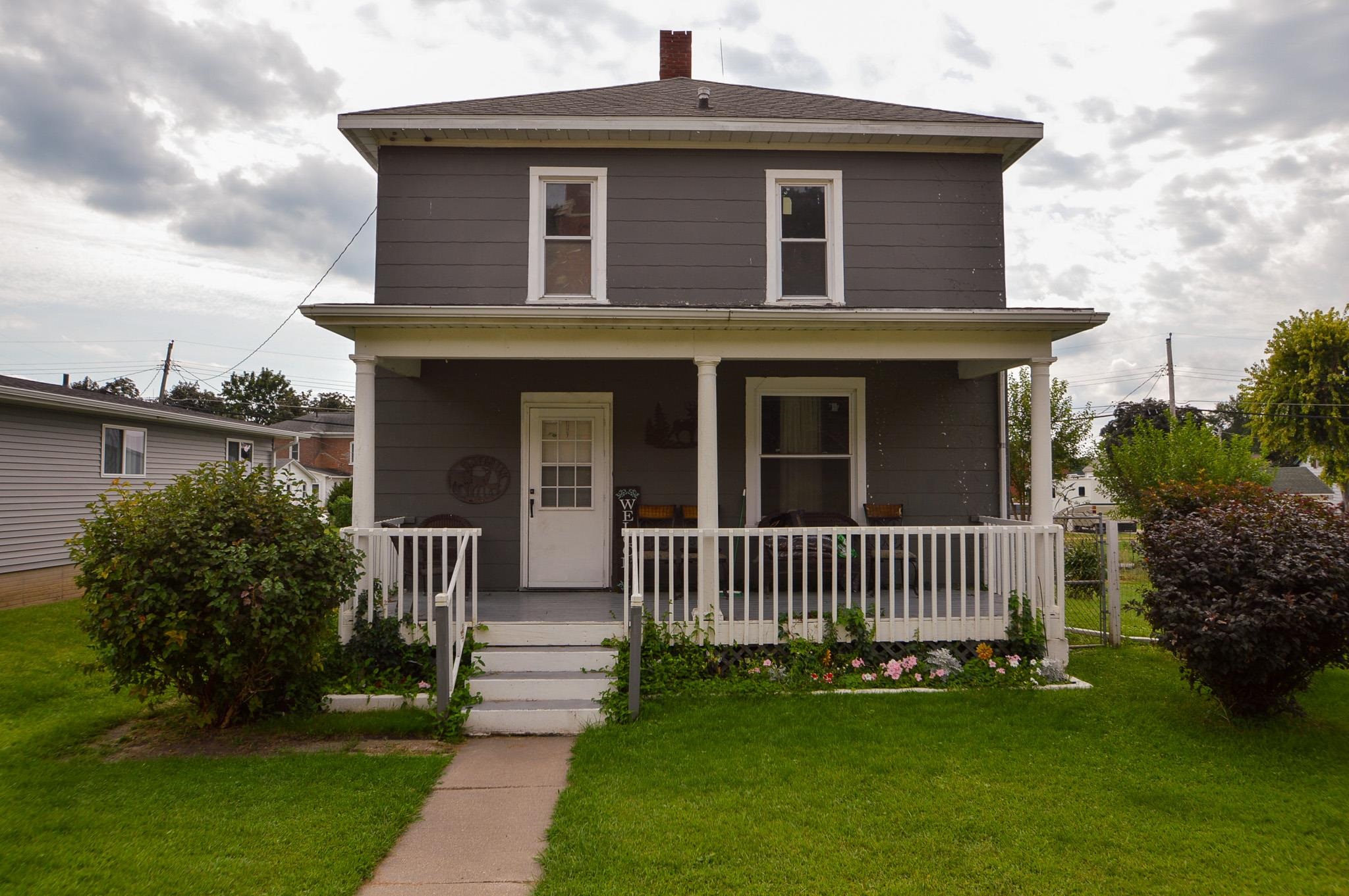610 E Dewey Street — photo