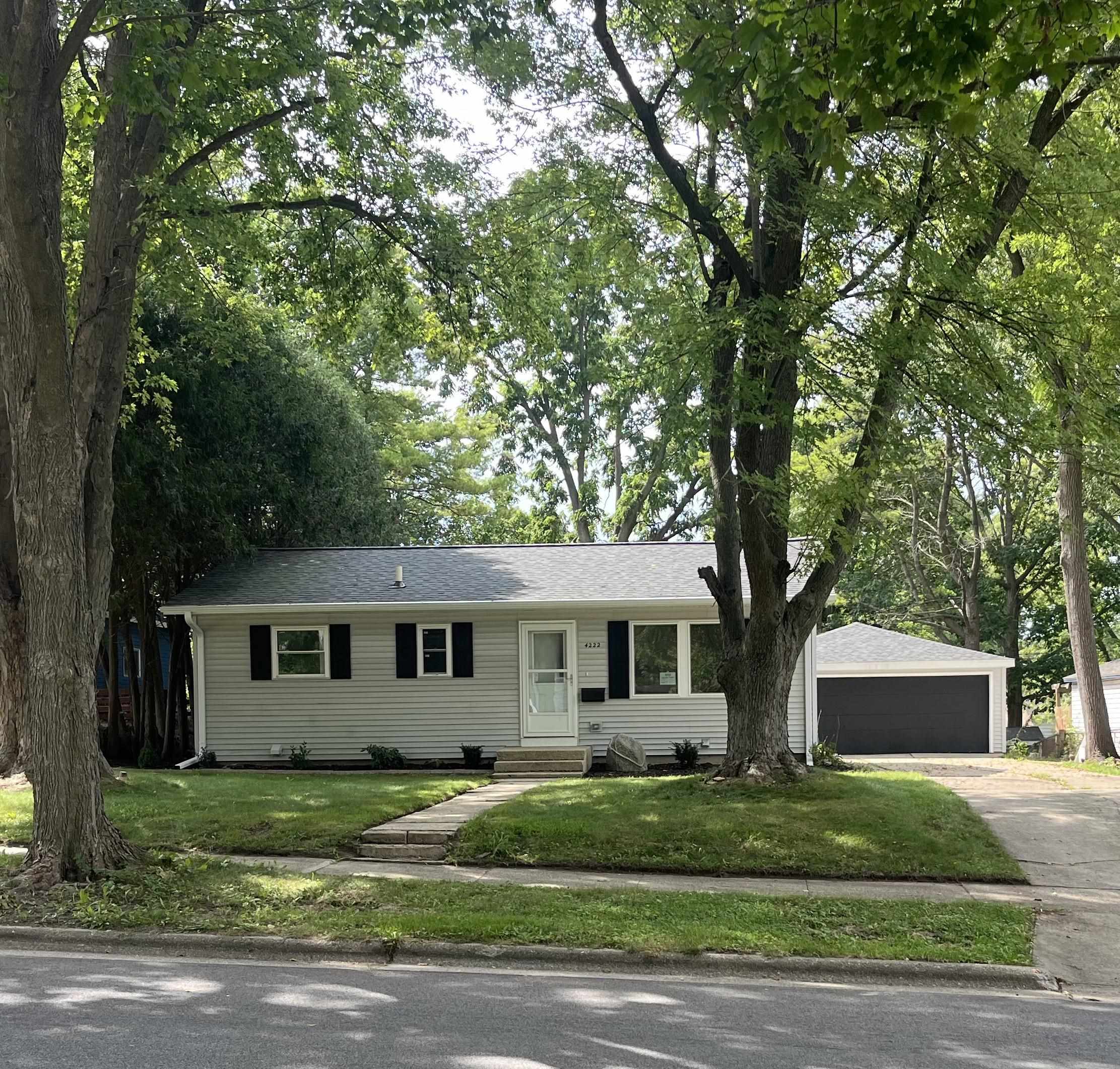 4222 School Road — photo
