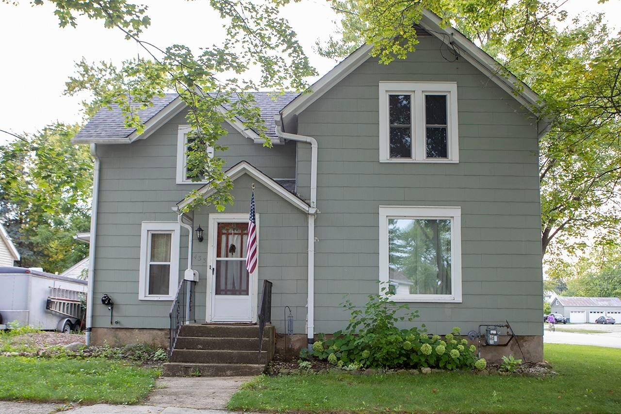 433 Clarence Street — photo