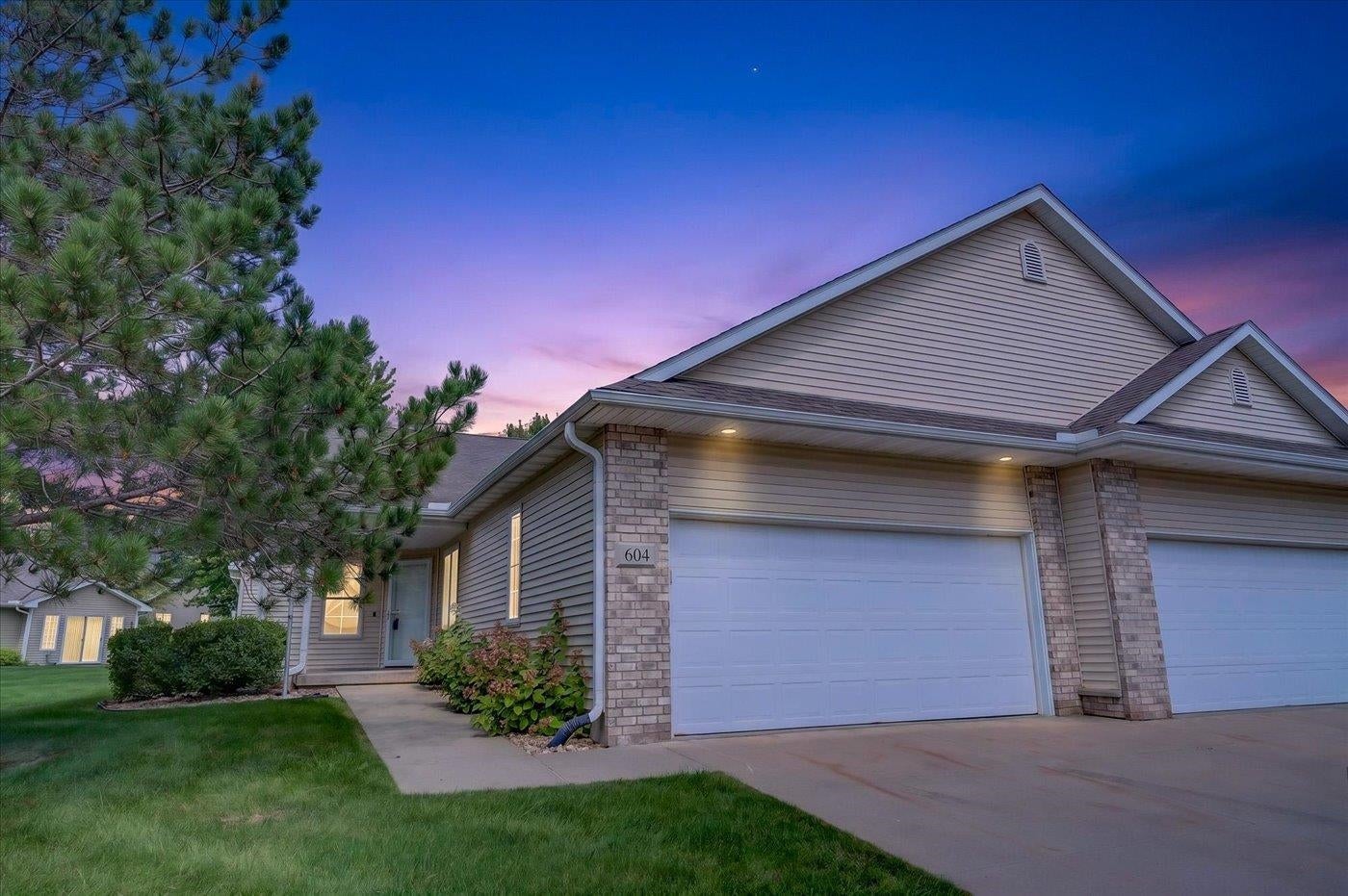 604 Springbrook Circle, DeForest, WI 53532 — photo 3
