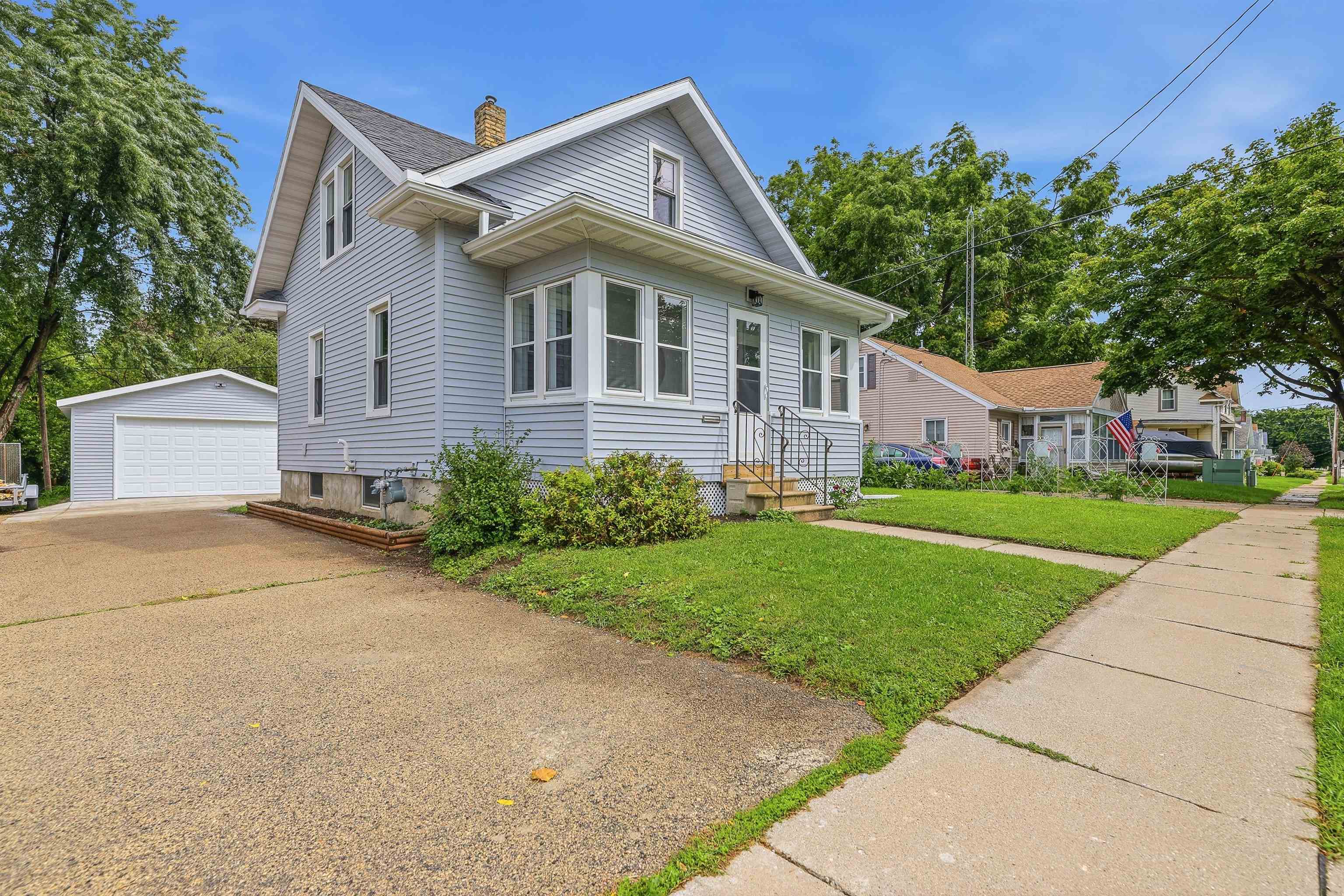 310 W Burnett Street — photo