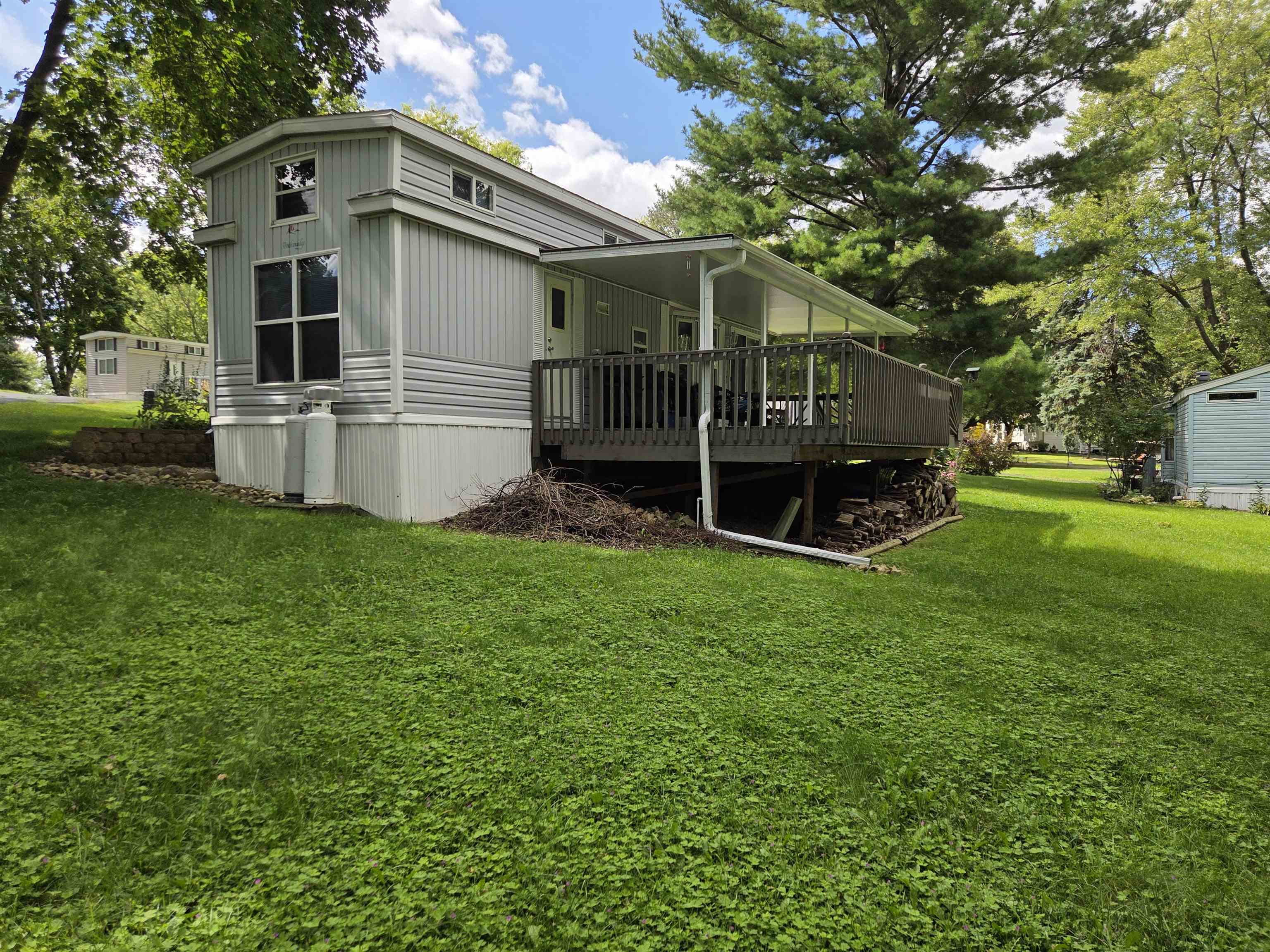423 Skyline Drive — photo