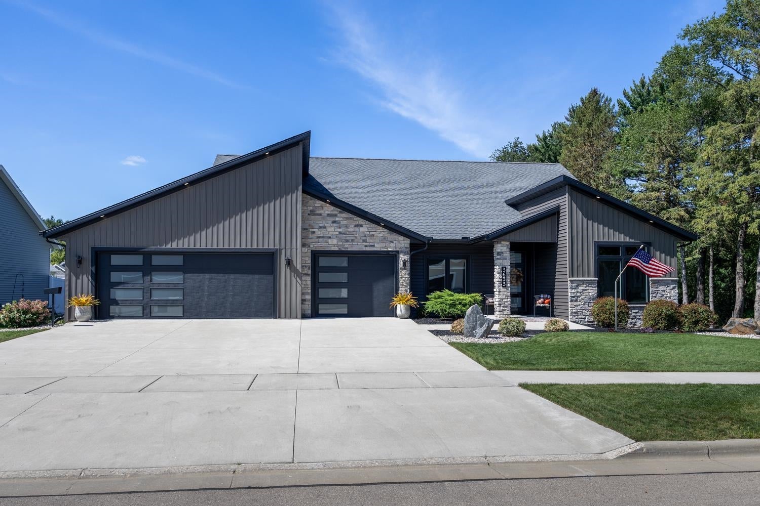 3633 Walters Way — photo