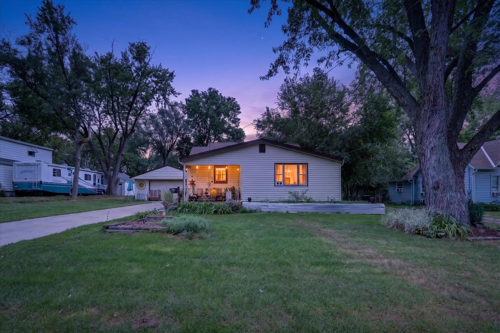 1517 Moore Street — photo