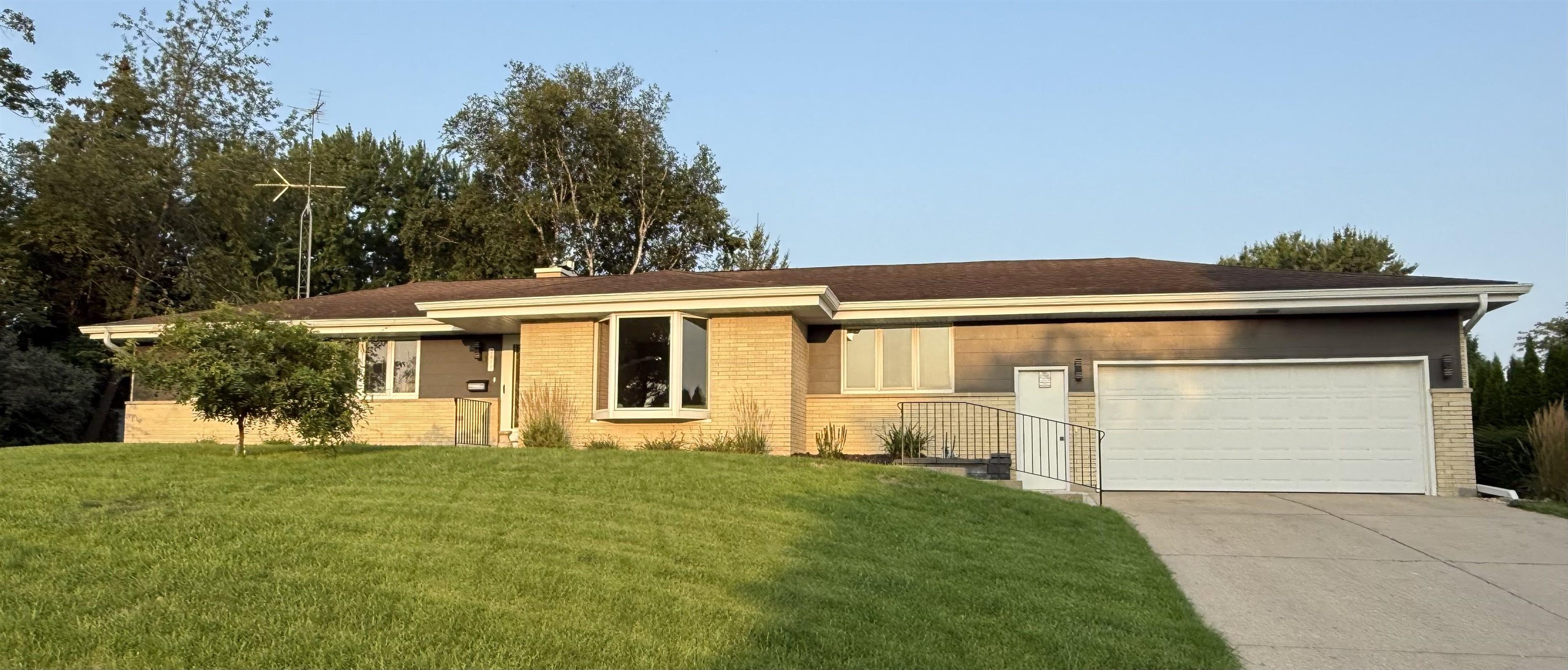 2611 Golf Vu Court — photo