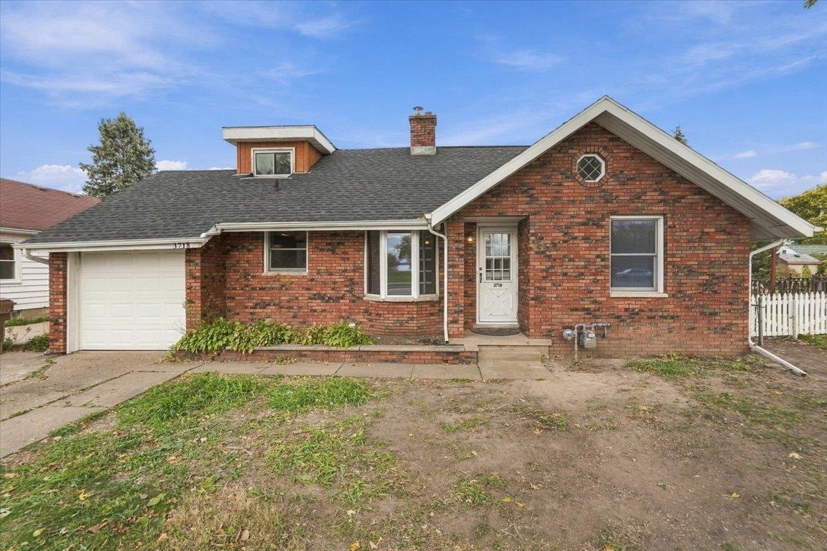 3718 Atwood Avenue — photo