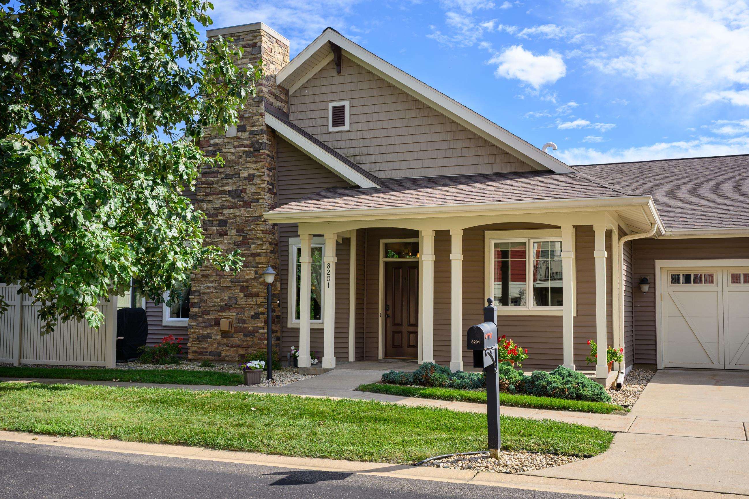 8201 Saddle Stone Lane — photo
