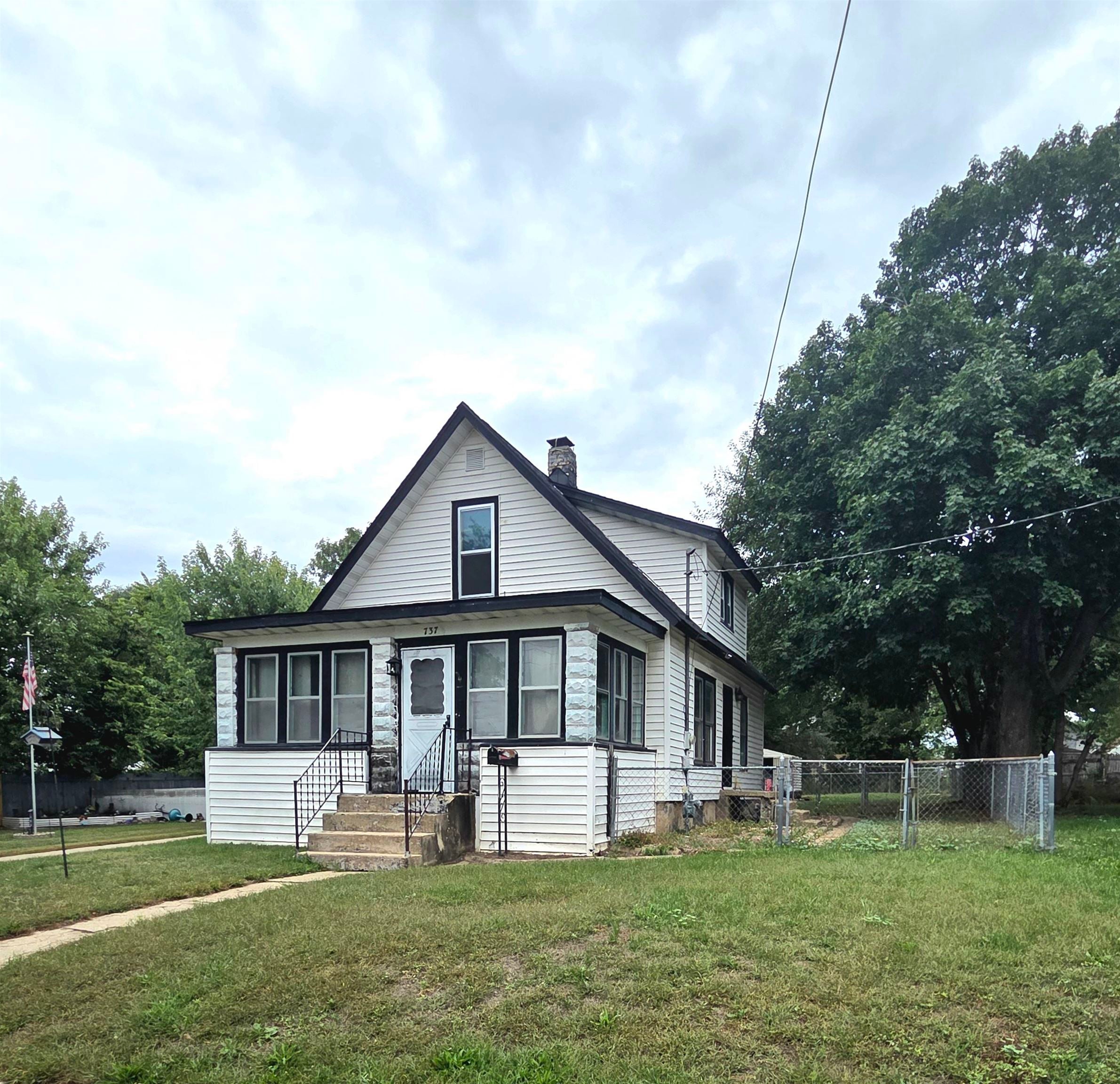 737 Grant Street — photo