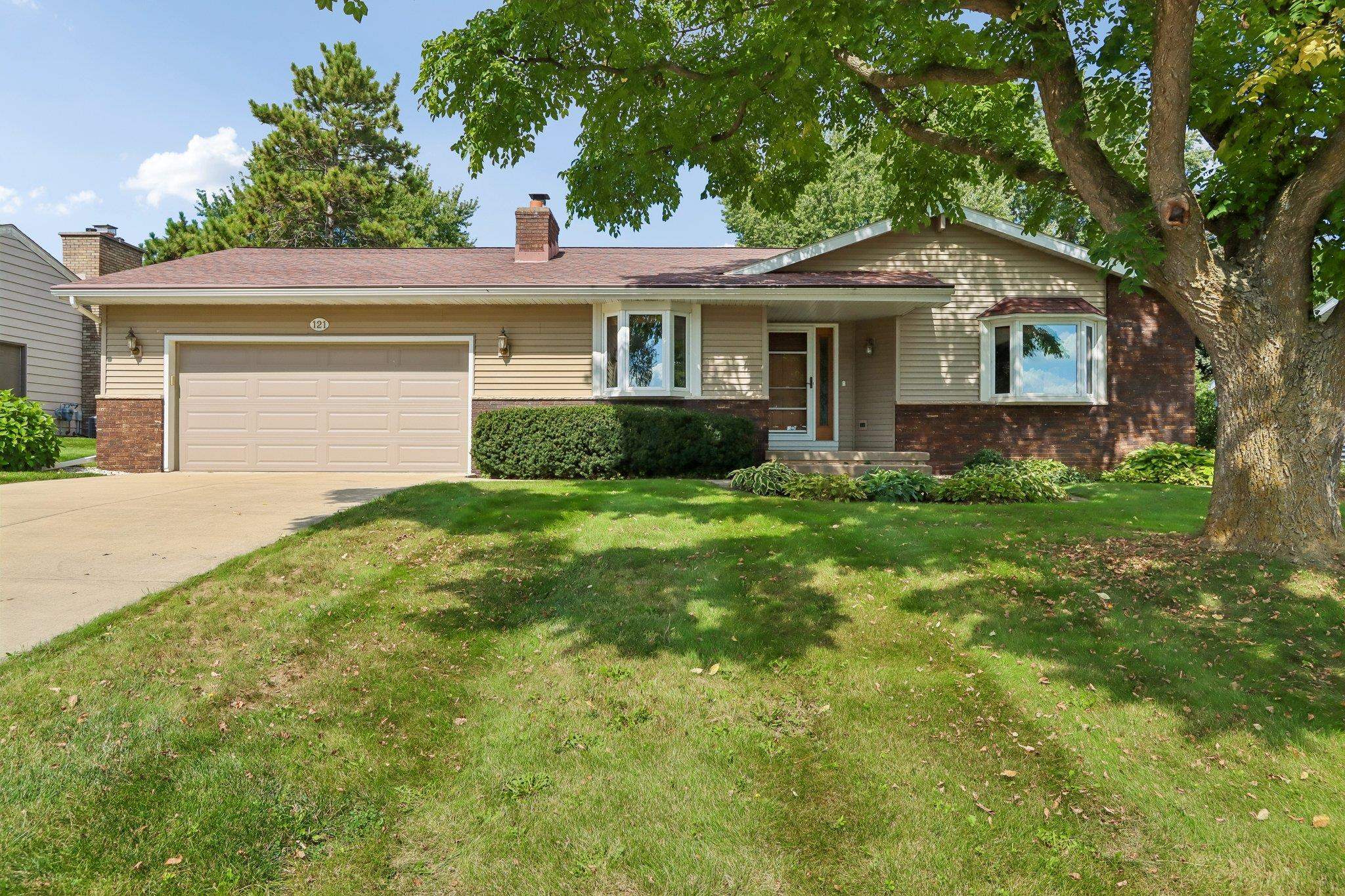 121 Winston Way — photo