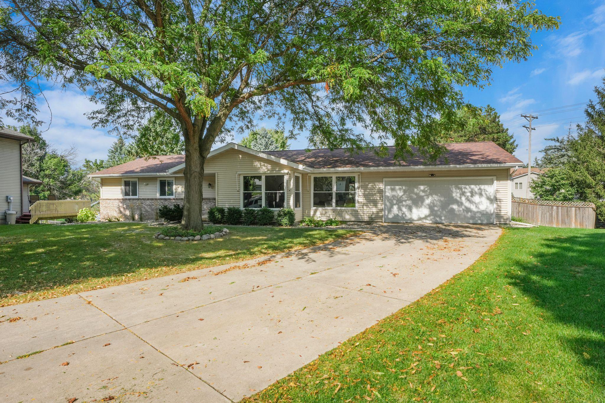 6 Lynbrook Circle — photo