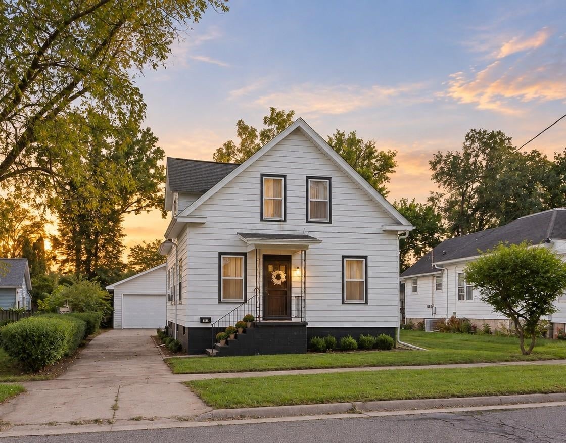306 W Edgewater Street — photo