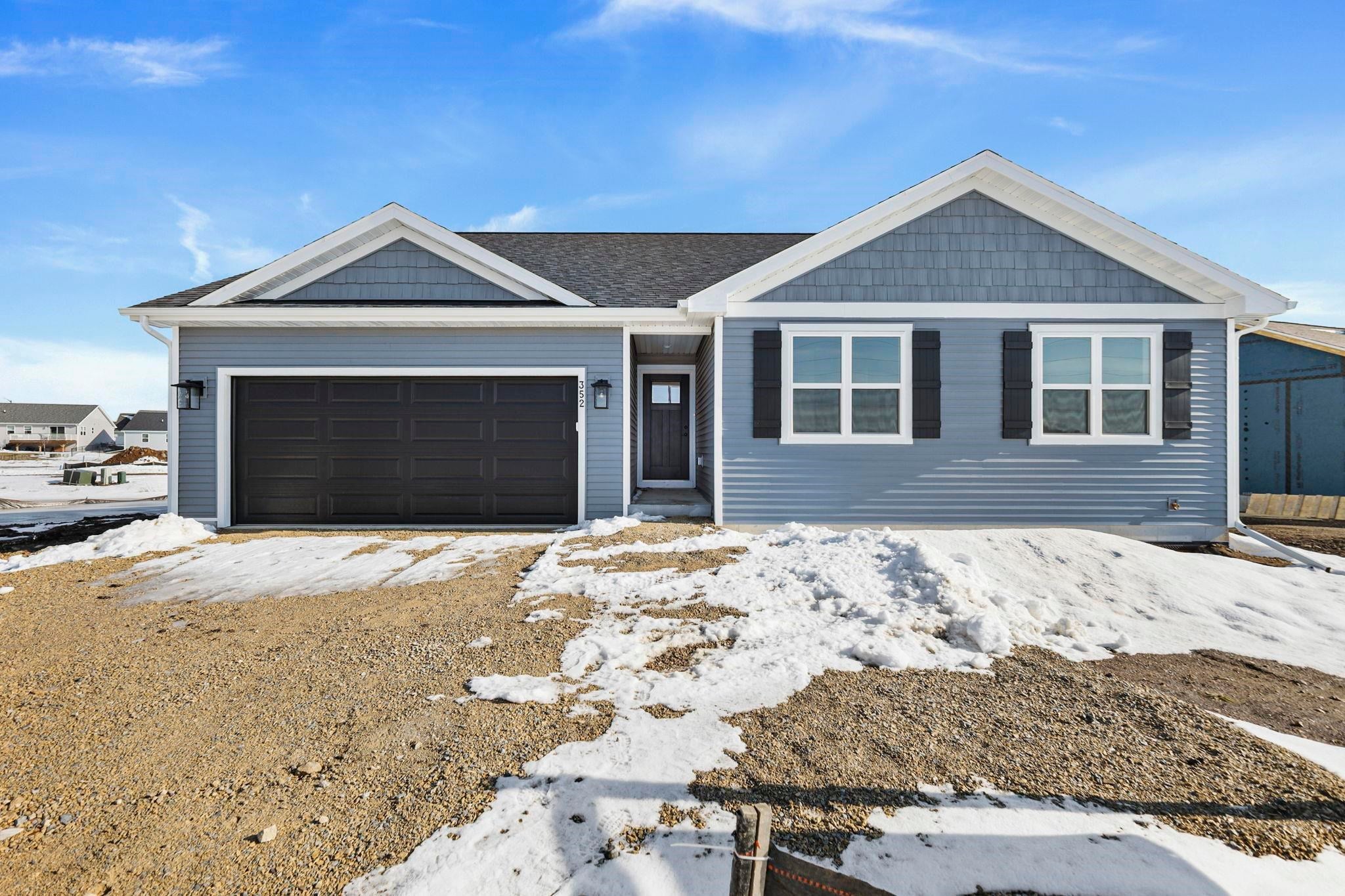 325 Dahlia Drive — photo