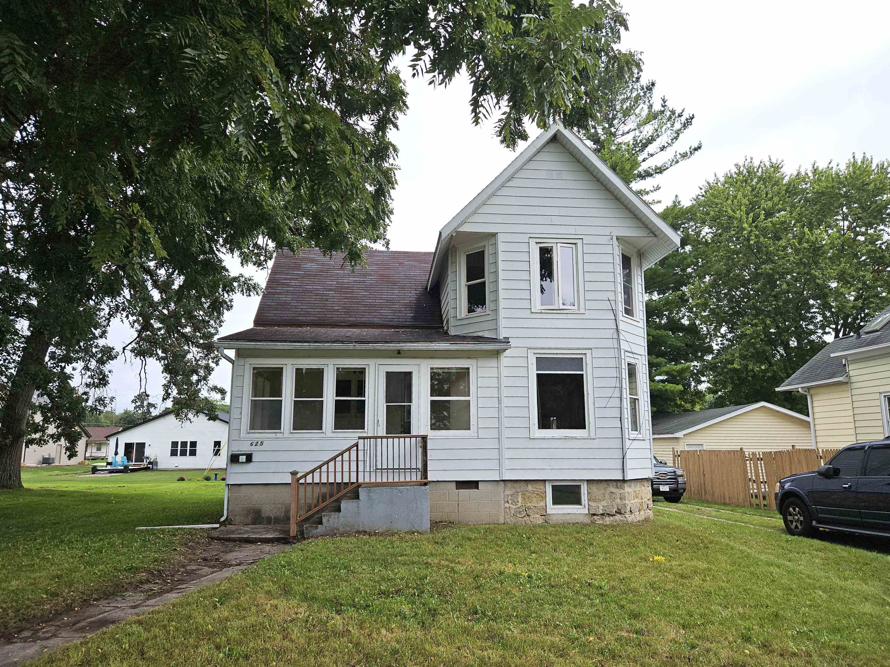 625 Grove Street — photo