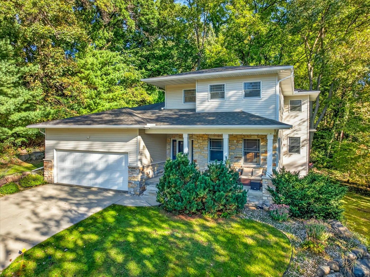 1018 Tamarack Way — photo