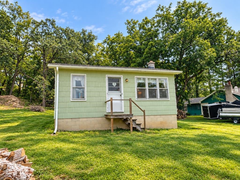 9439 N Rock River Drive — photo