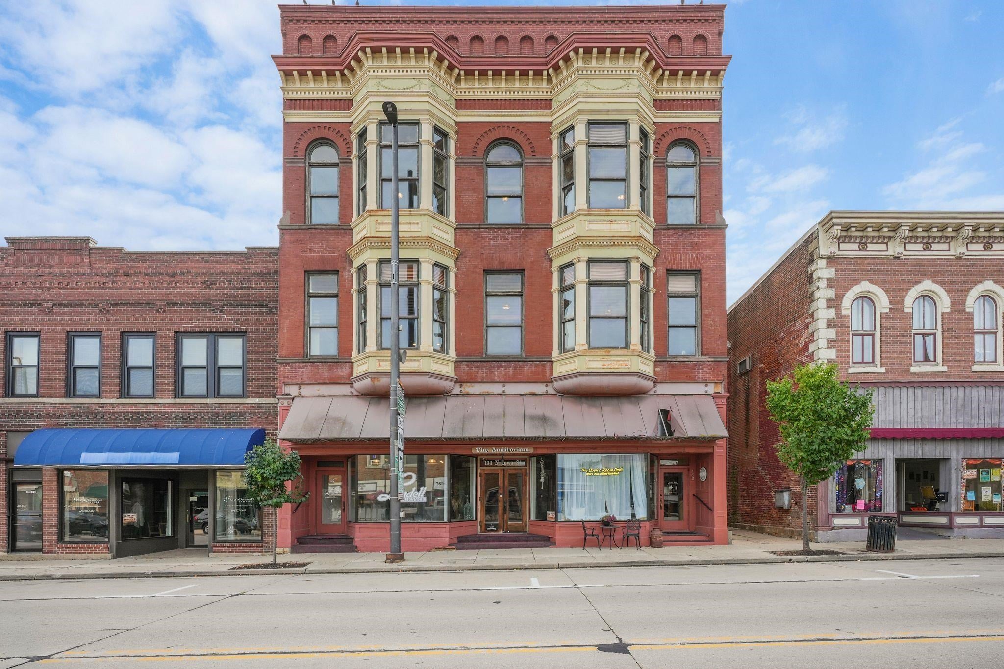 130/134/138 N Iowa Street — photo