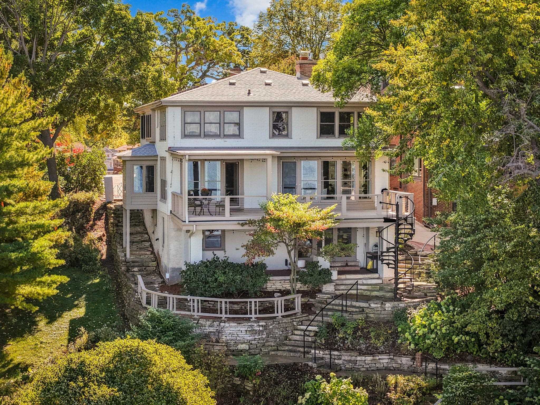 Home in Madison, WI 53703 — photo 3